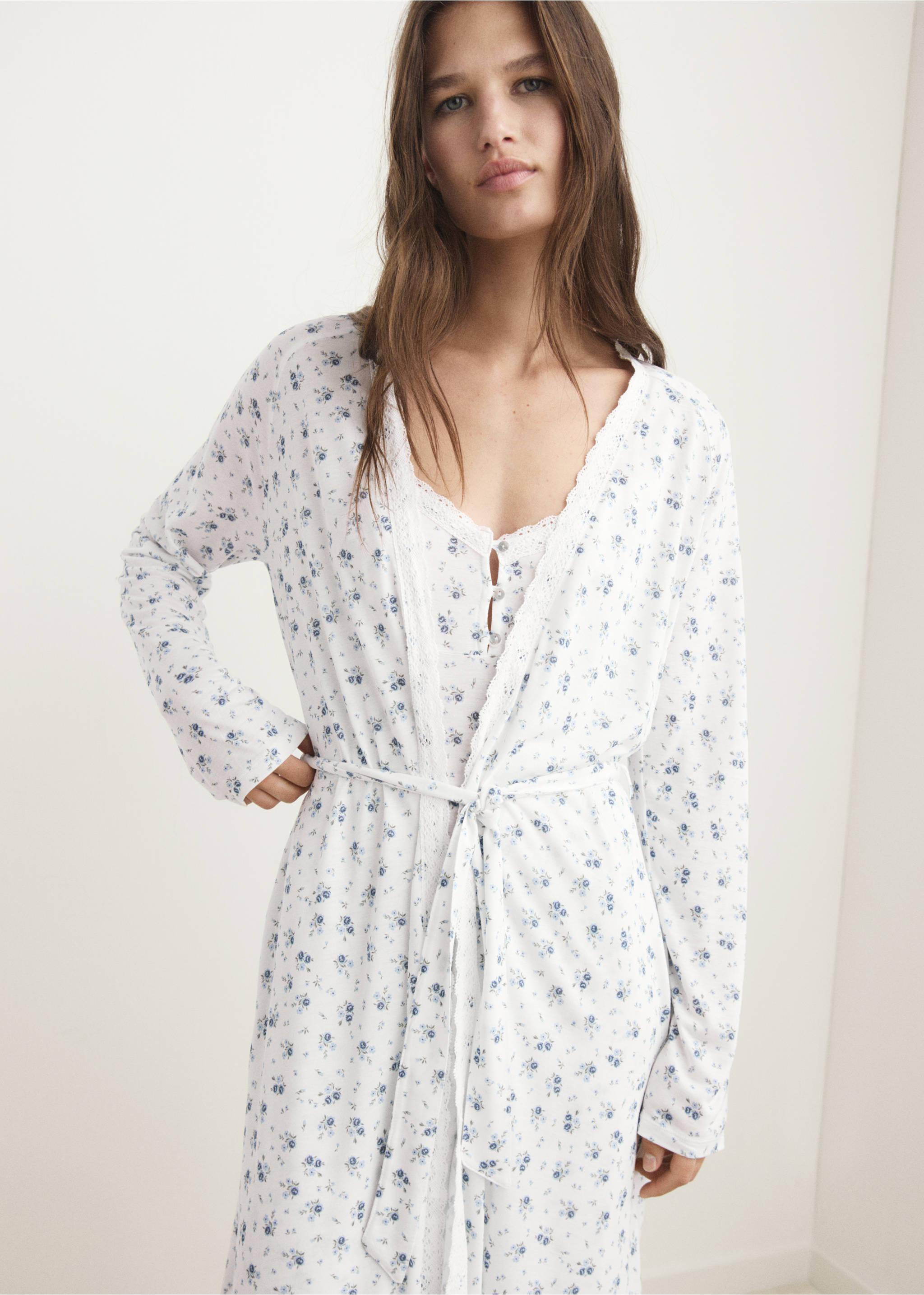 Floral-print dressing gown with lace trim - Medium plane, White. Ref: 17071524-00.