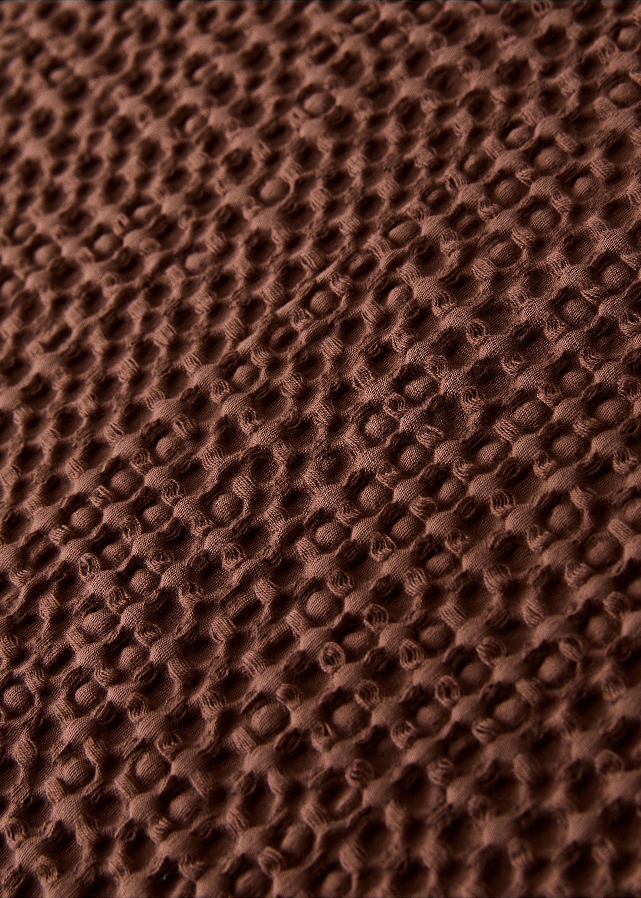 Cotton garment-dyed waffle cushion cover 50x50 cm - Details of the article 3, Burnt Orange. Ref: 17071531-00.