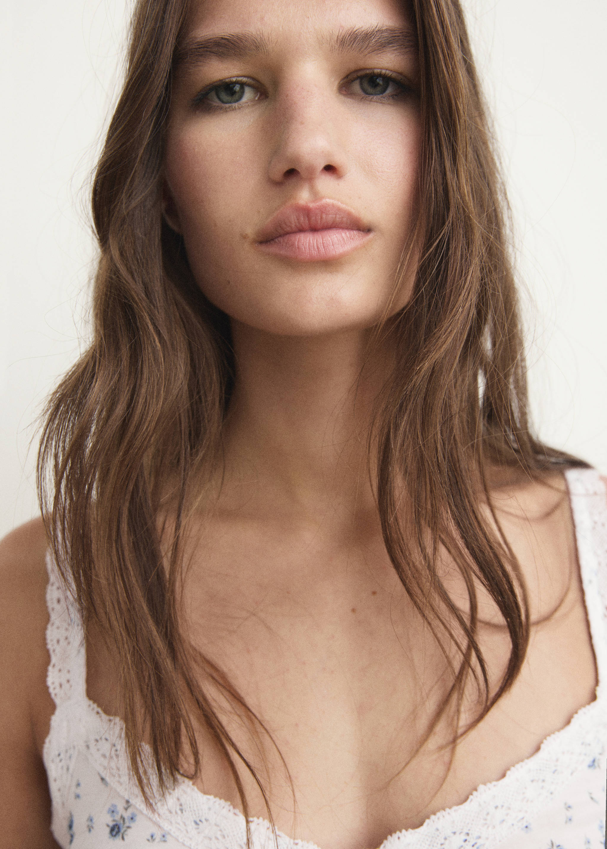 Floral-print pyjama top with lace trim - Details of the article 1