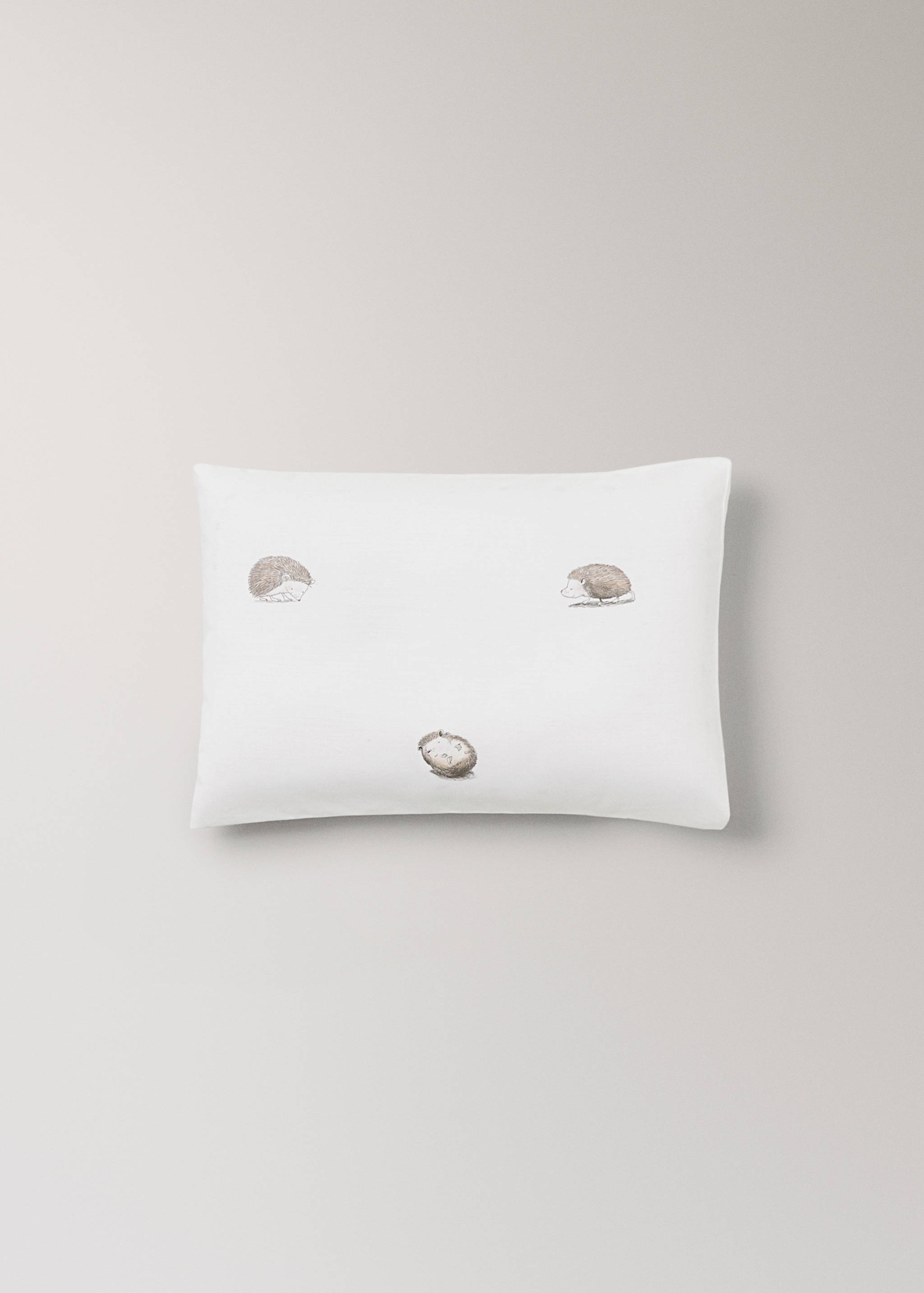 Cotton duvet cover and pillow set with hedgehog print - Details of the article 2