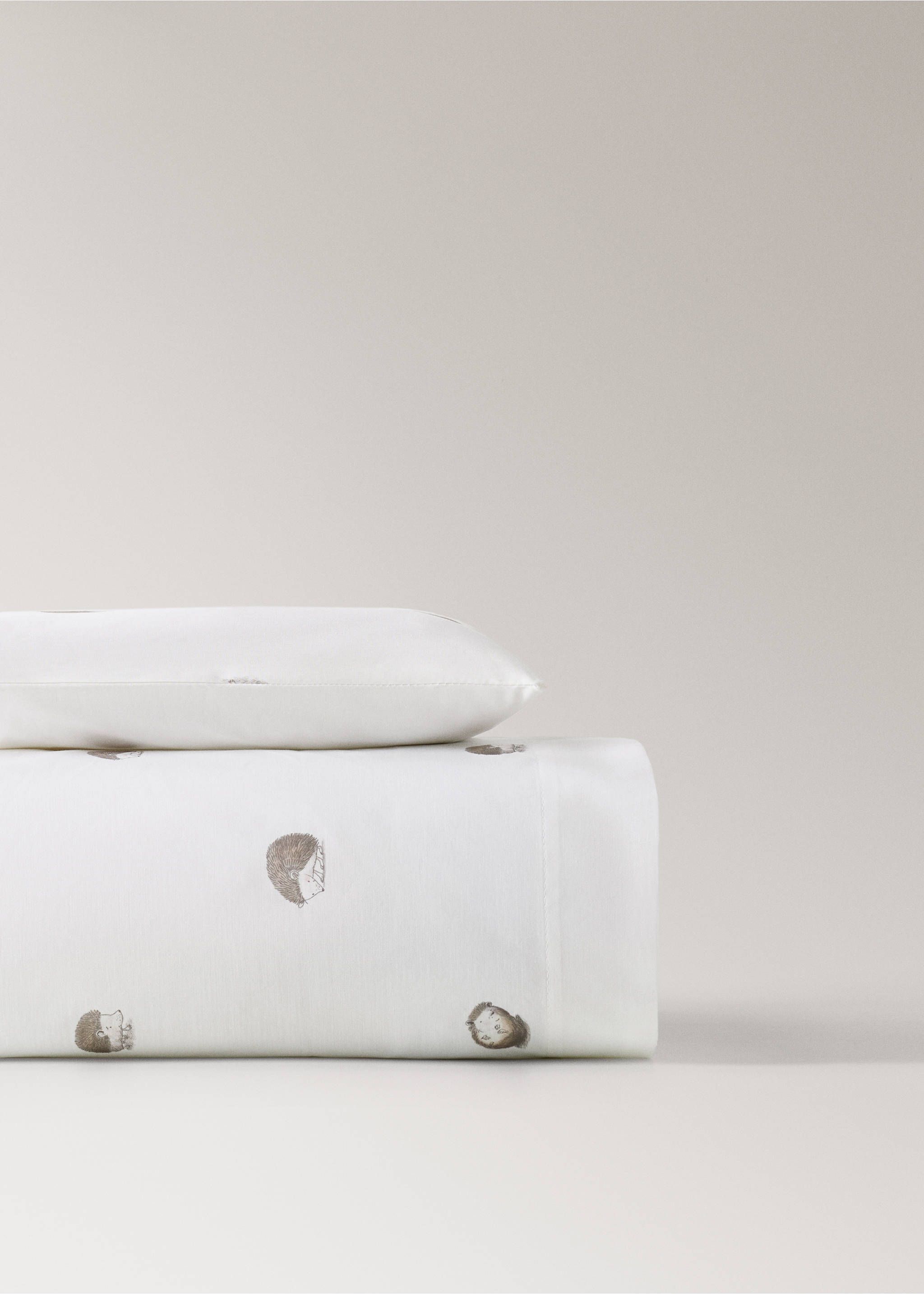Cotton duvet cover and pillow set with hedgehog print - Article without model, White. Ref: 17071548-00.