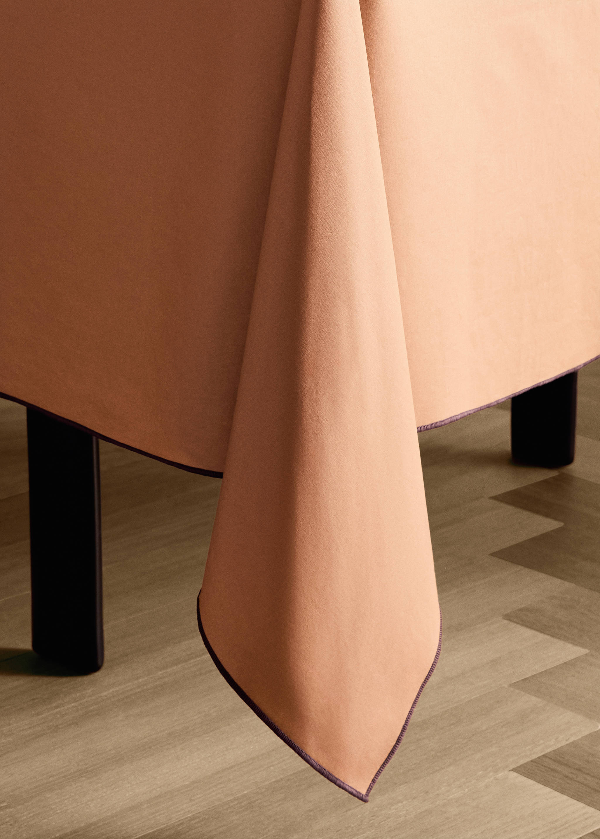 Nappe en coton enduit overlock pour 6 à 8 convives - Détail de l'article 8