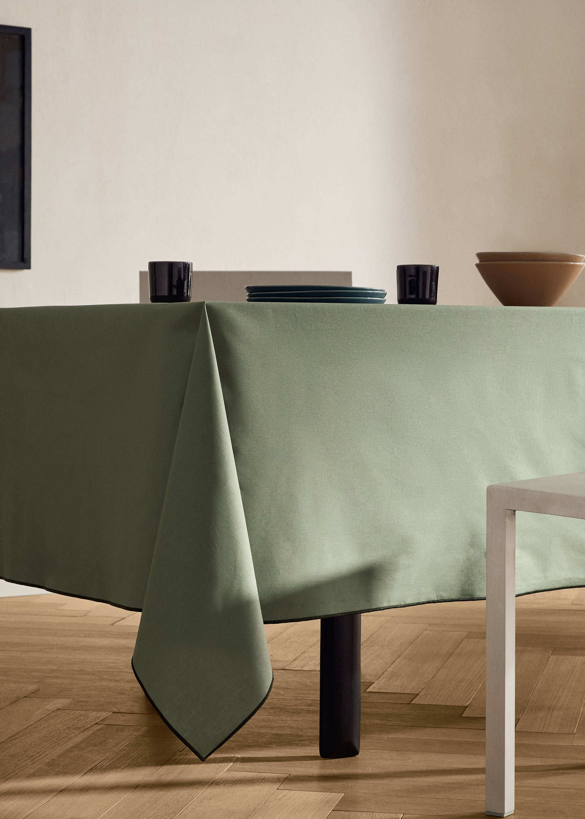 Nappe en coton enduit overlock pour 6 à 8 convives - Plan général