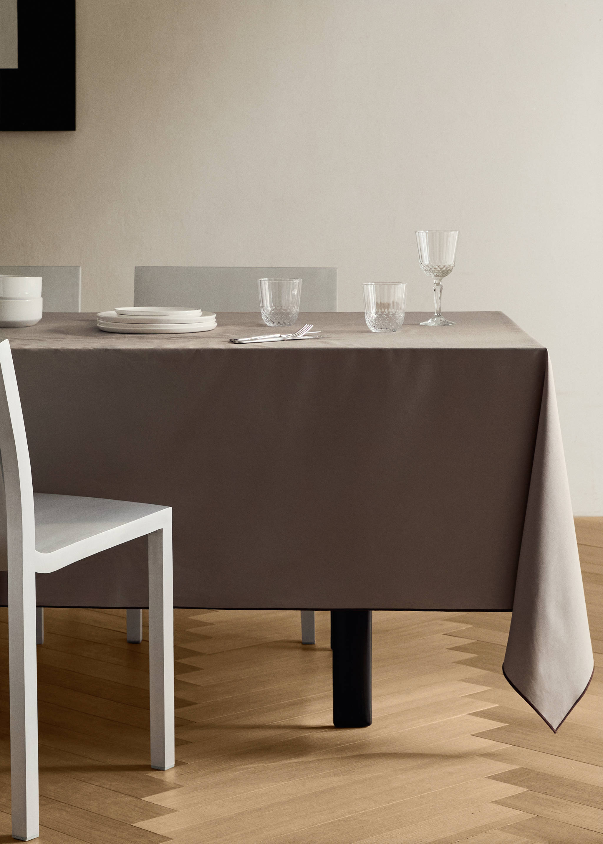 Nappe en coton enduit overlock pour 6 à 8 convives - Plan général