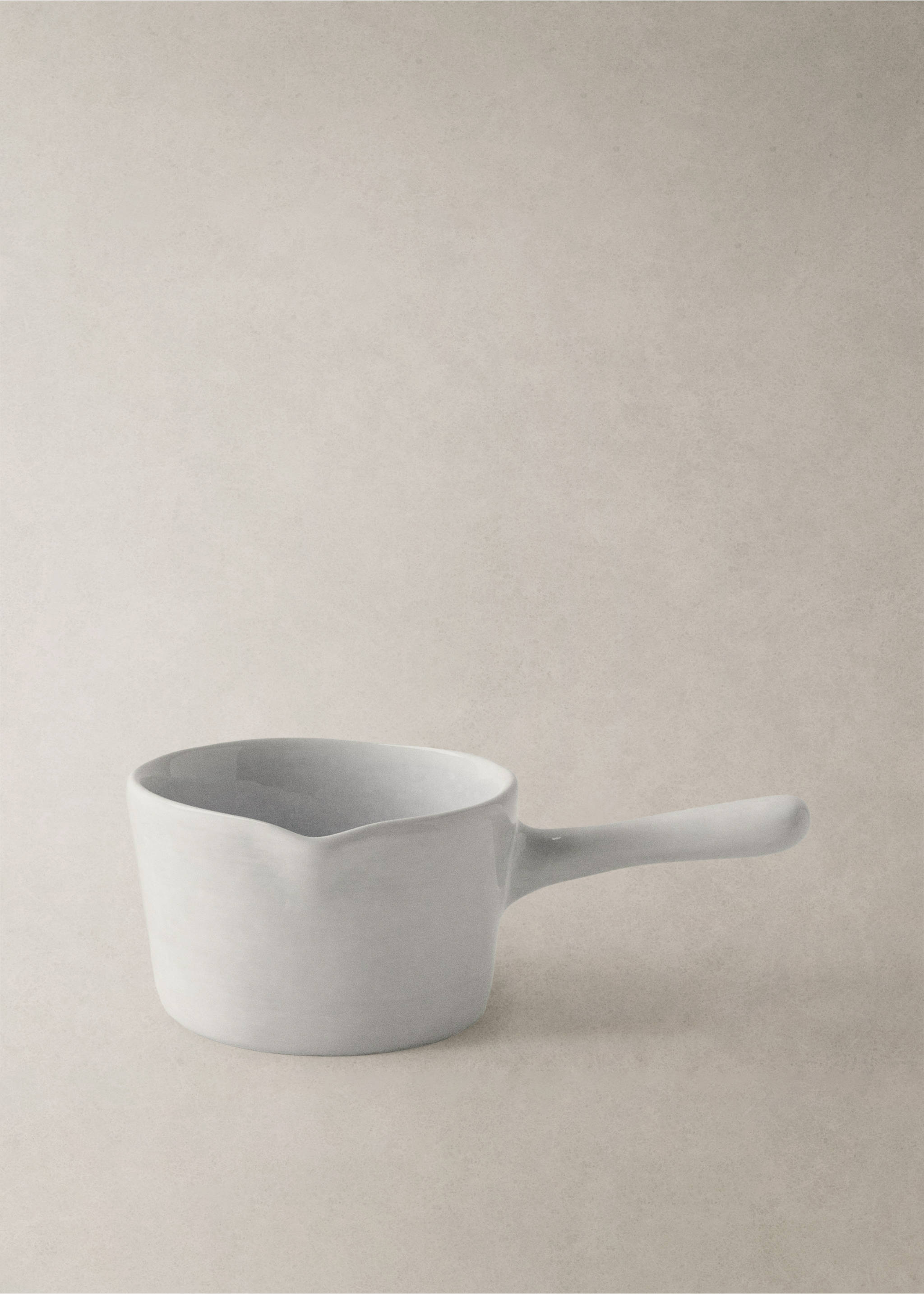 Earthenware saucepan with handle and design - Details of the article 7, Light/Pastel Grey. Ref: 17072033-00.