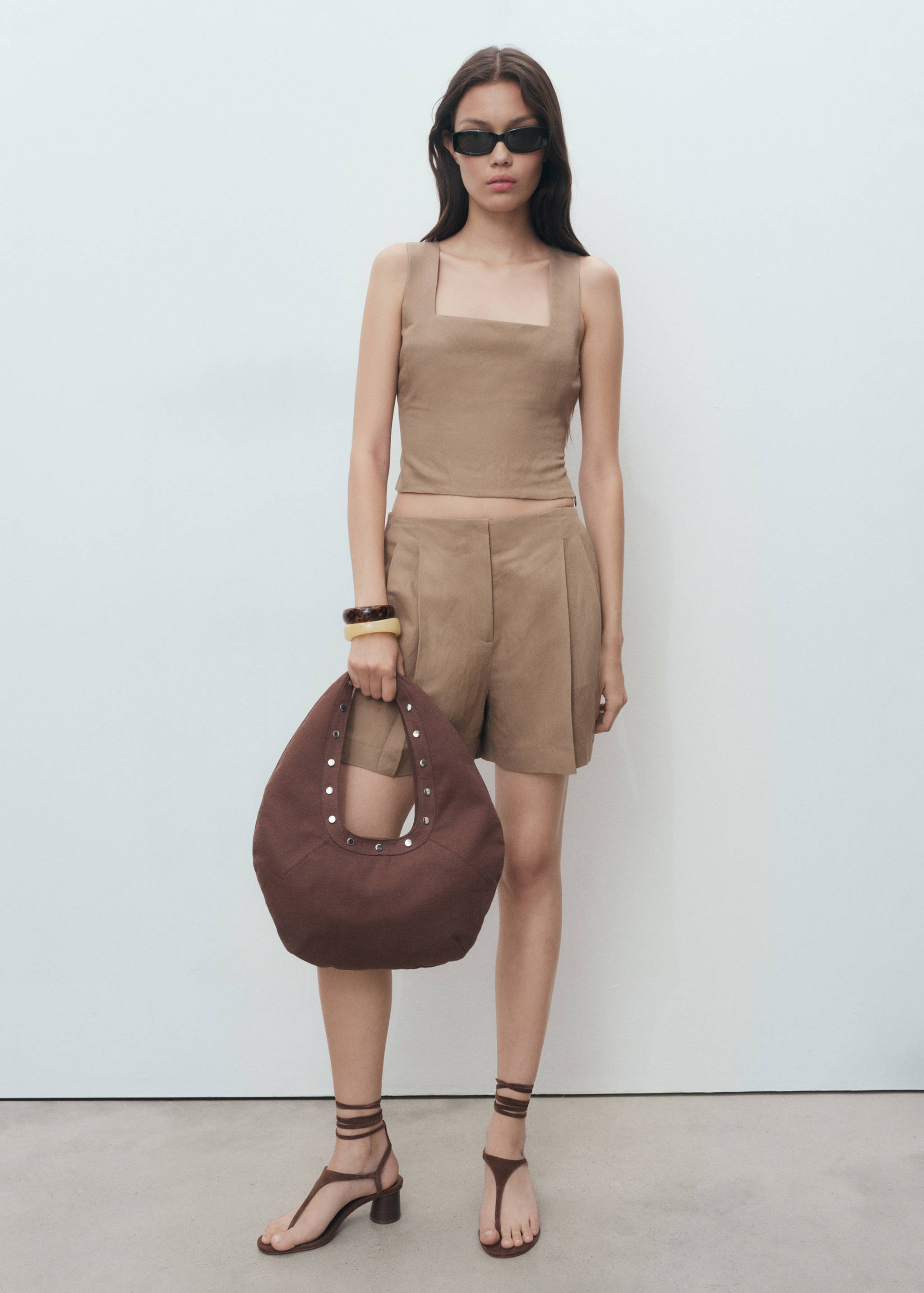 Linen bermuda shorts - General plane