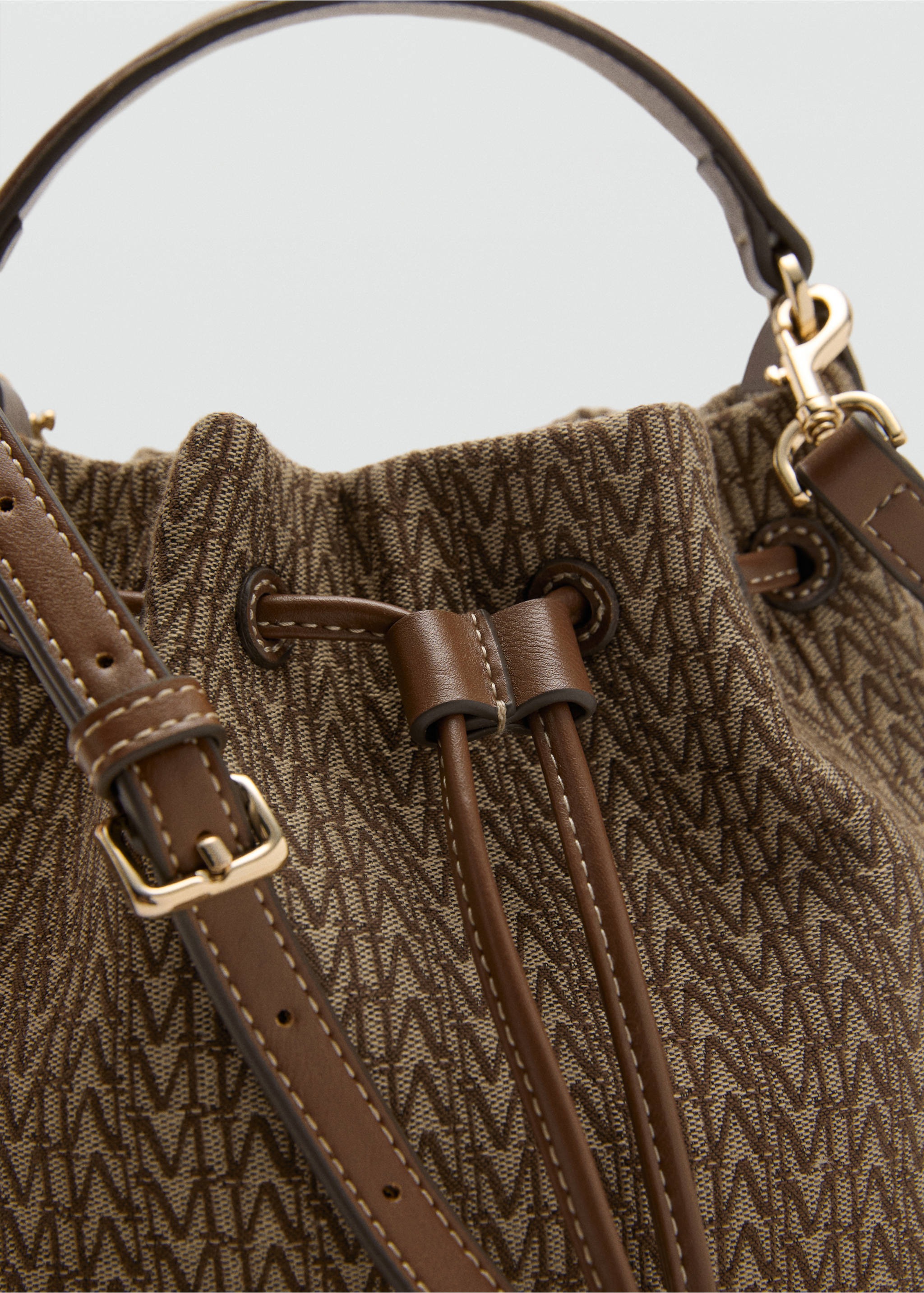 Jacquard bucket bag with logo - Details of the article 2, Chocolate. Ref: 17072538-00.
