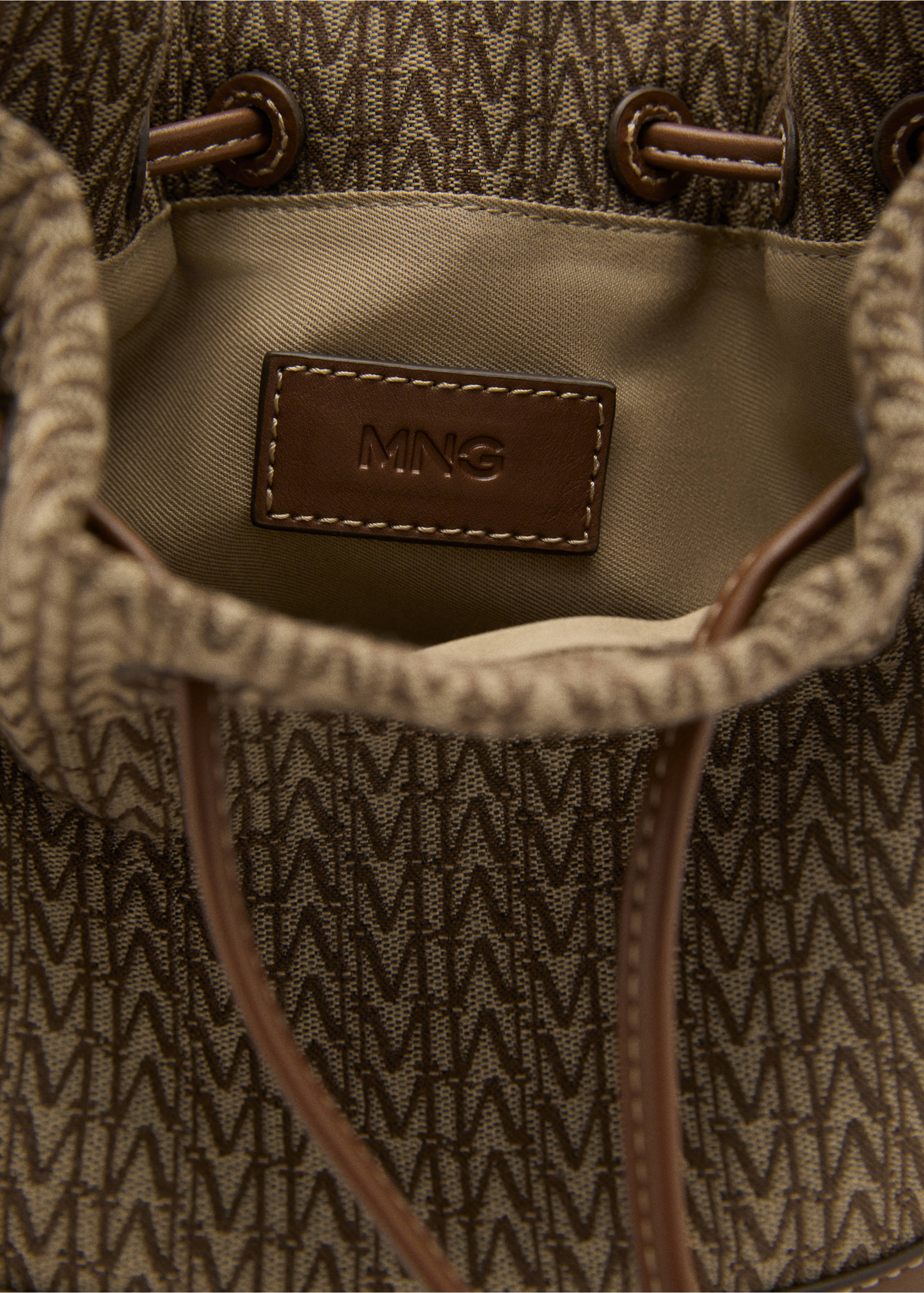Jacquard bucket bag with logo - Details of the article 4, Chocolate. Ref: 17072538-00.