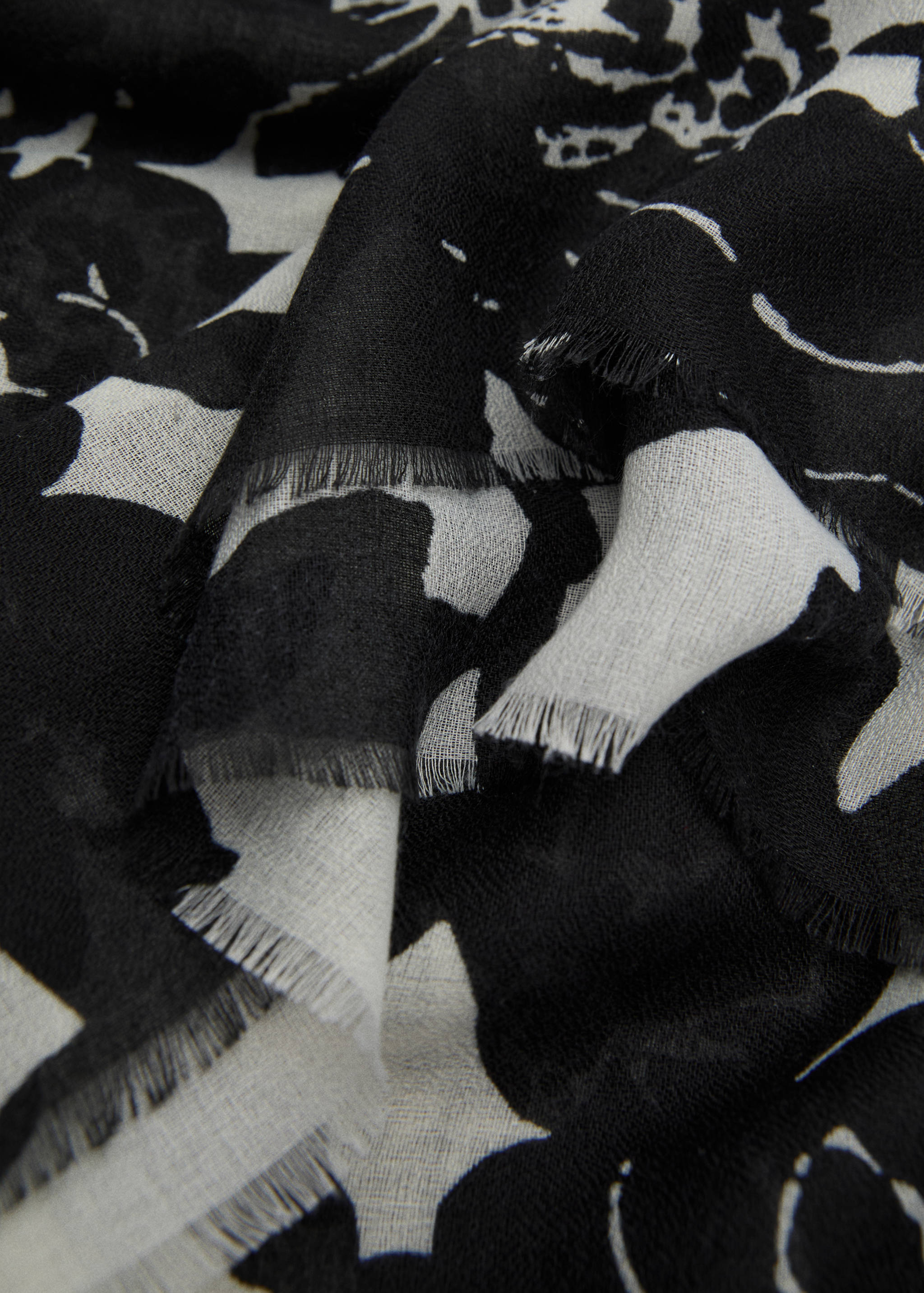 Sjaaltje met bloemetjesprint - Middenvlak