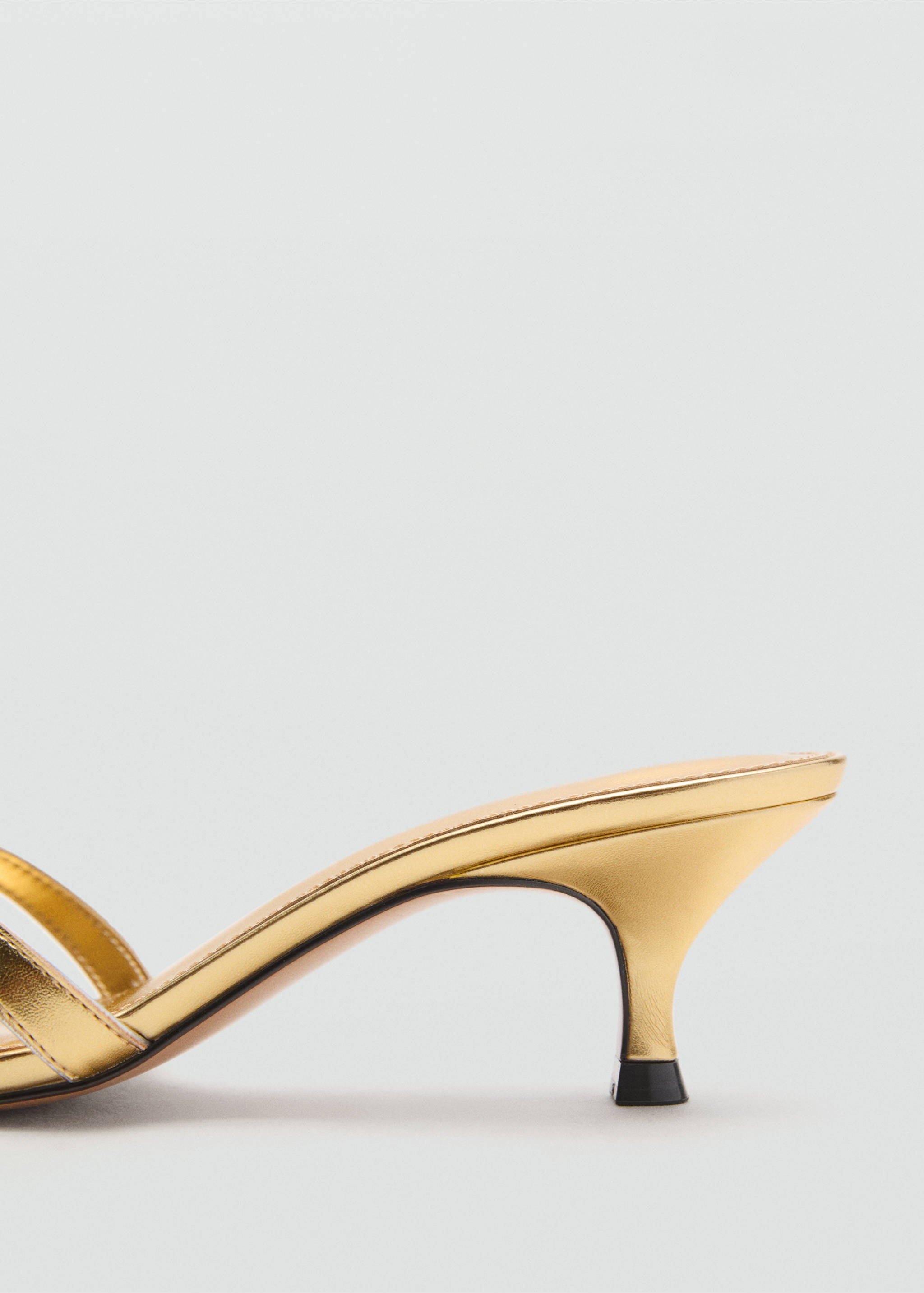 Kitten heel sandals with straps - Details of the article 1, Gold. Ref: 17072546-00.
