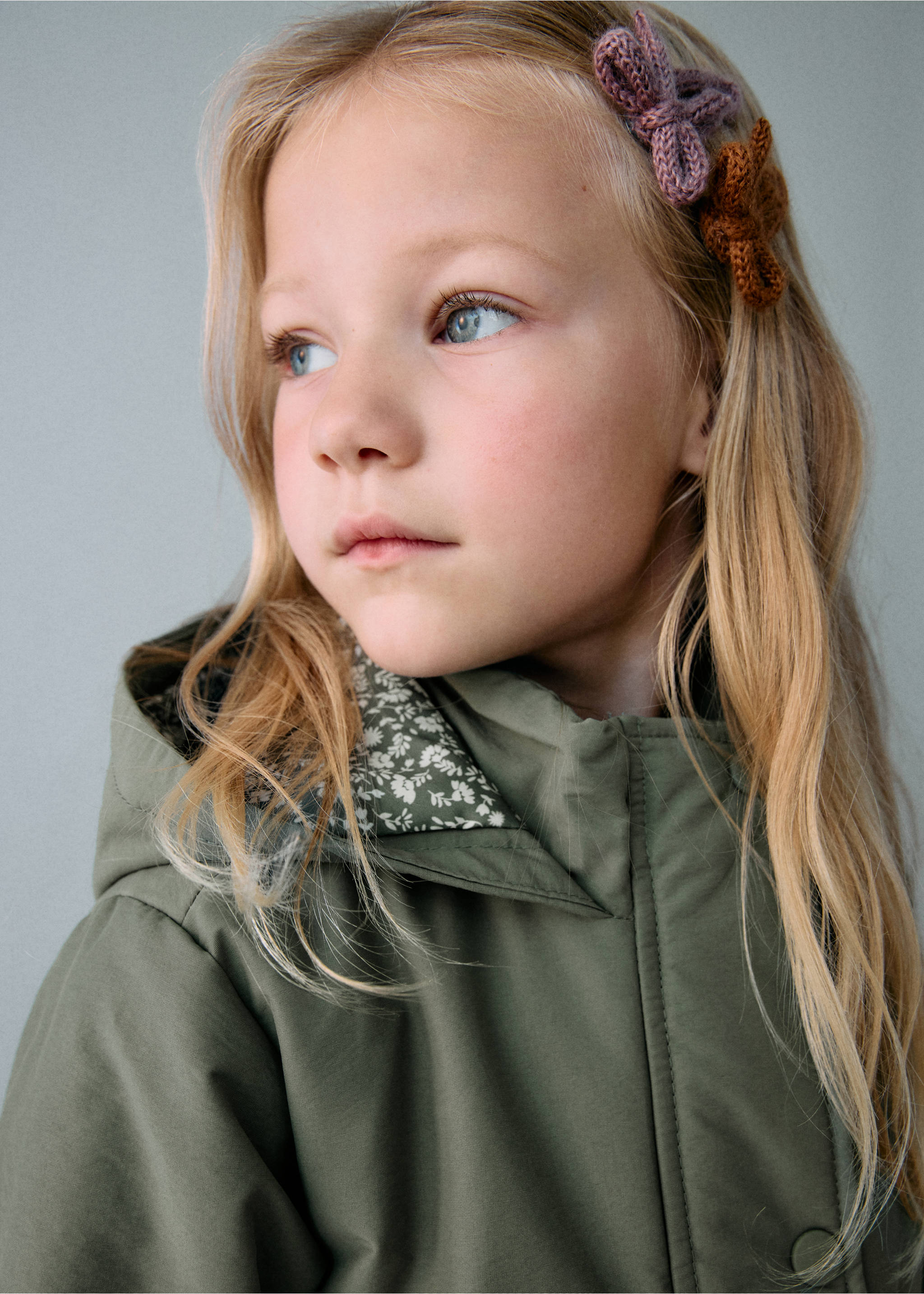Hooded trench - Details of the article 1, Medium Green. Ref: 17072893-00.