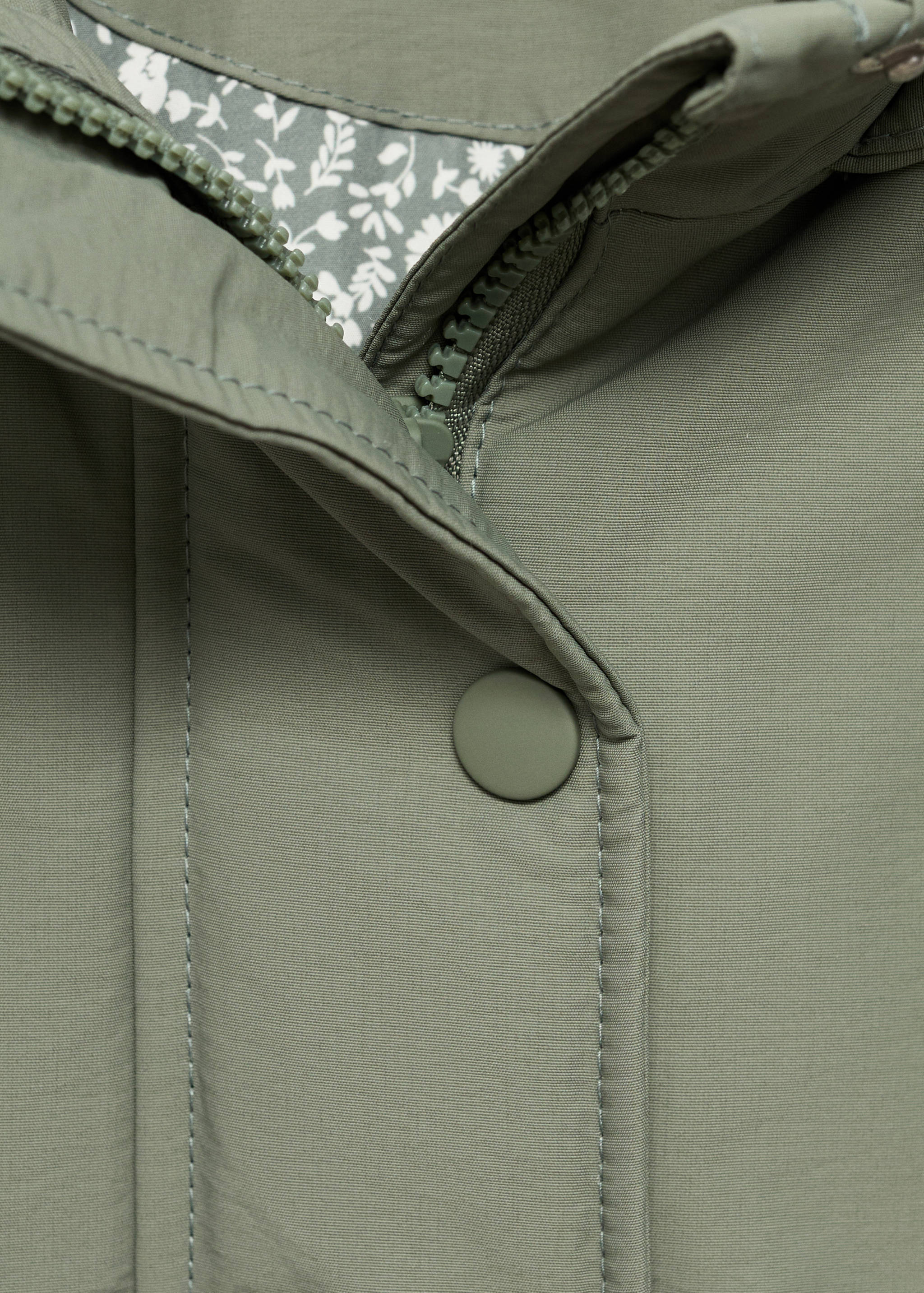Hooded trench - Details of the article 8