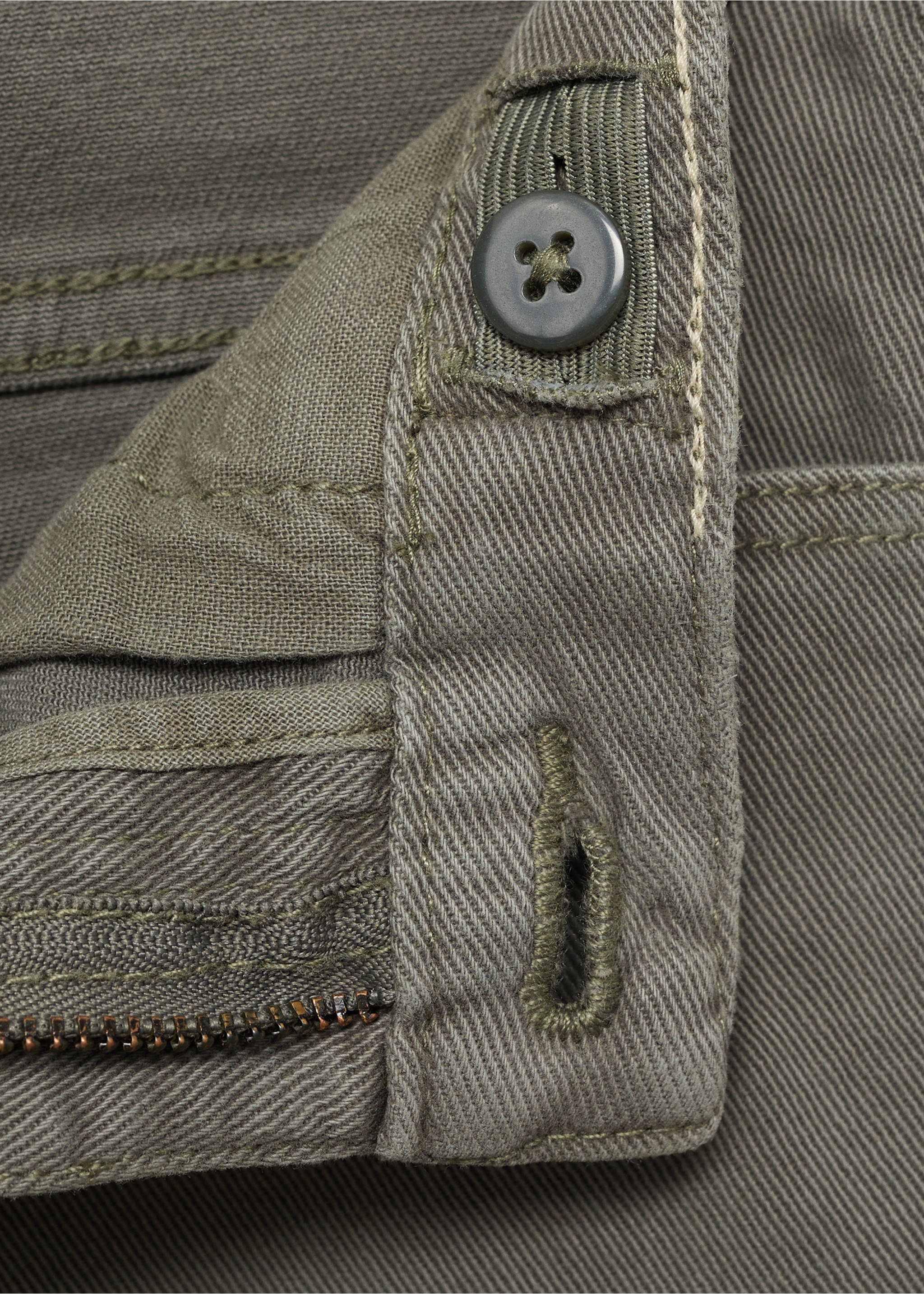 Straight pants - Details of the article 8, Khaki. Ref: 17072896-00.