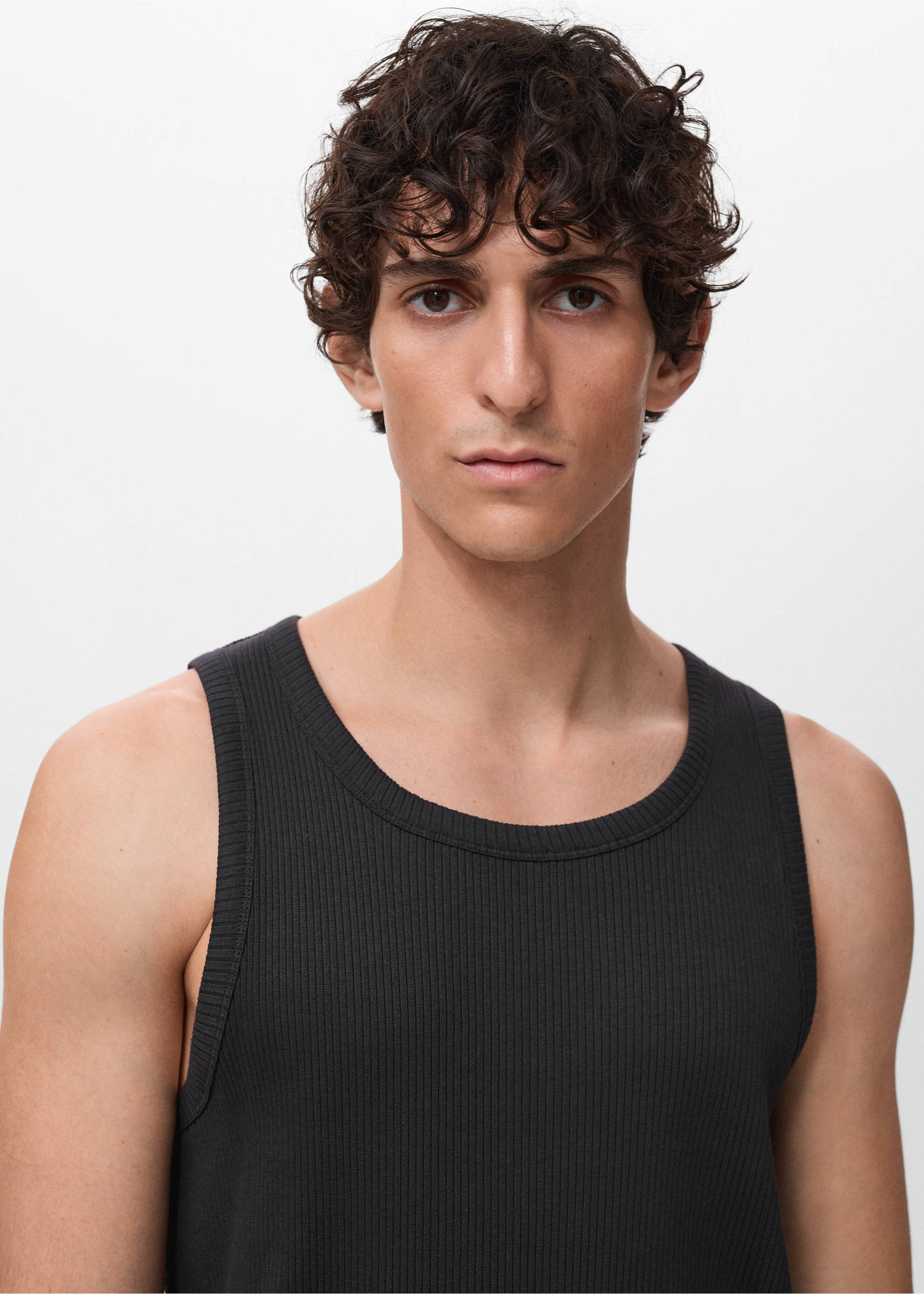 Slim-fit ribbed tank top - Details of the article 1, Black. Ref: 17072898-00.