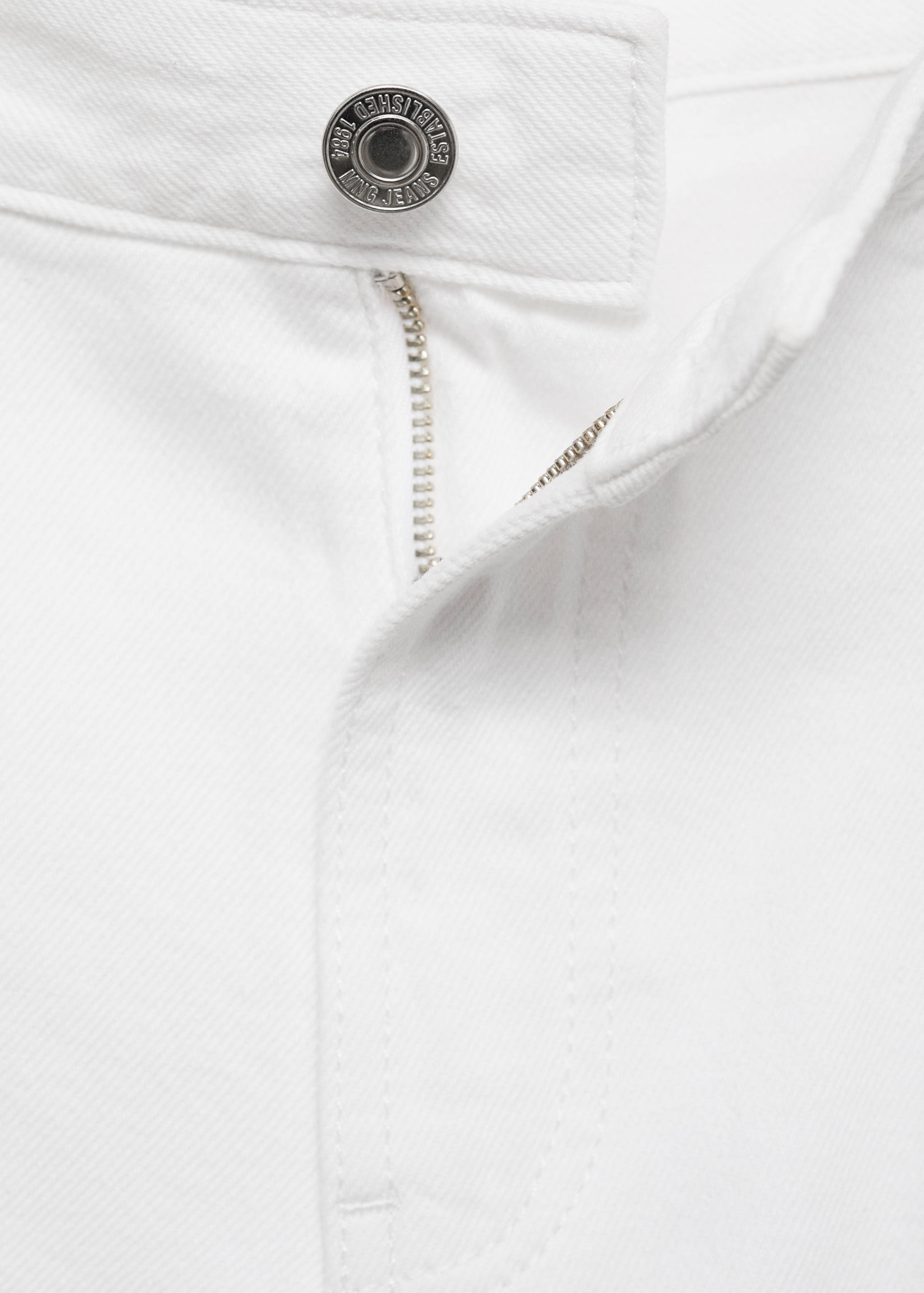 Denim shorts with frayed hem and pleats - Details of the article 8