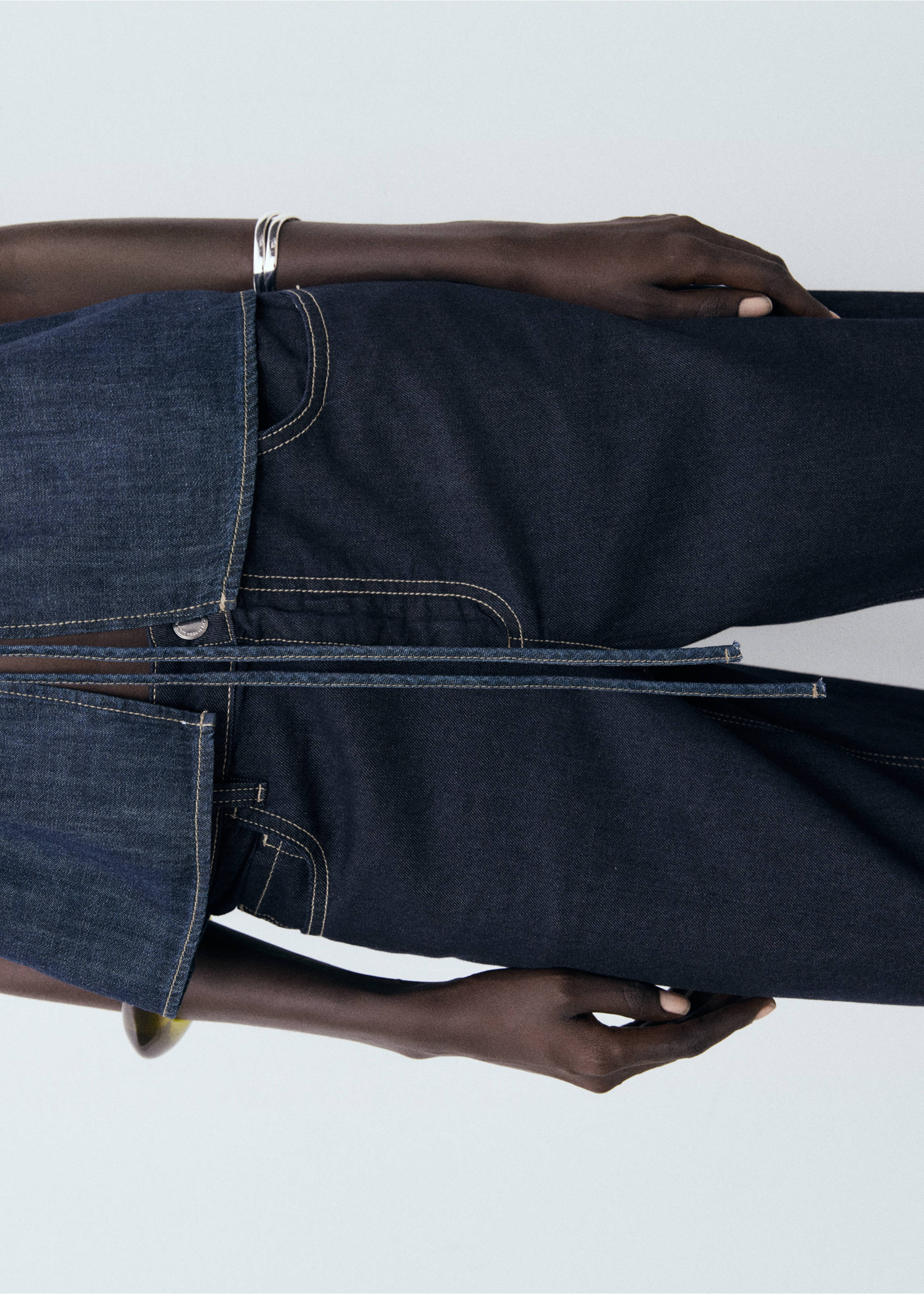 Low-rise wideleg jeans - Details of the article 6, Open Blue. Ref: 17072901-00.