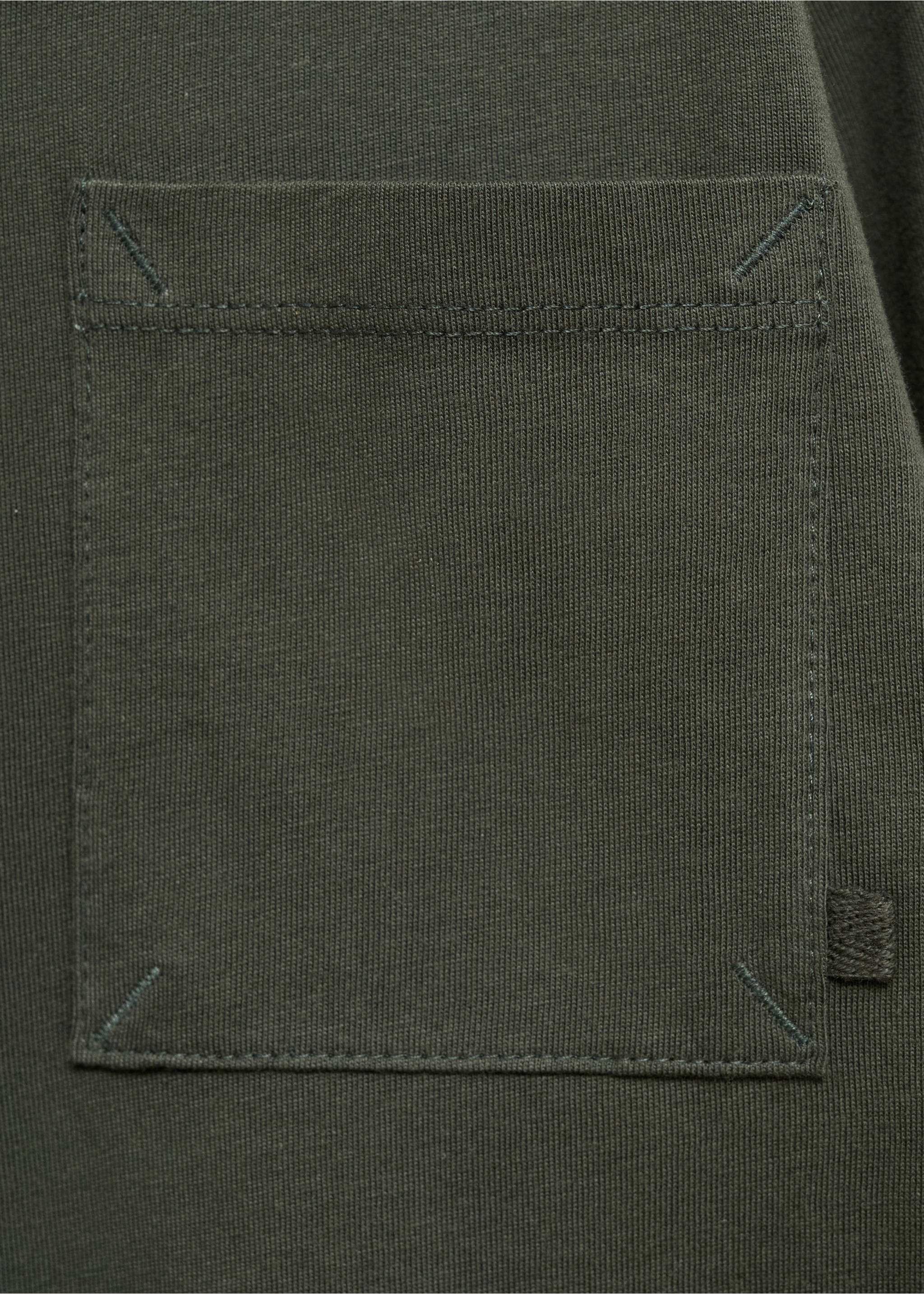 T-shirt manches longues poche - Détail de l'article 0, Vert foncé. Ref: 17072908-00.