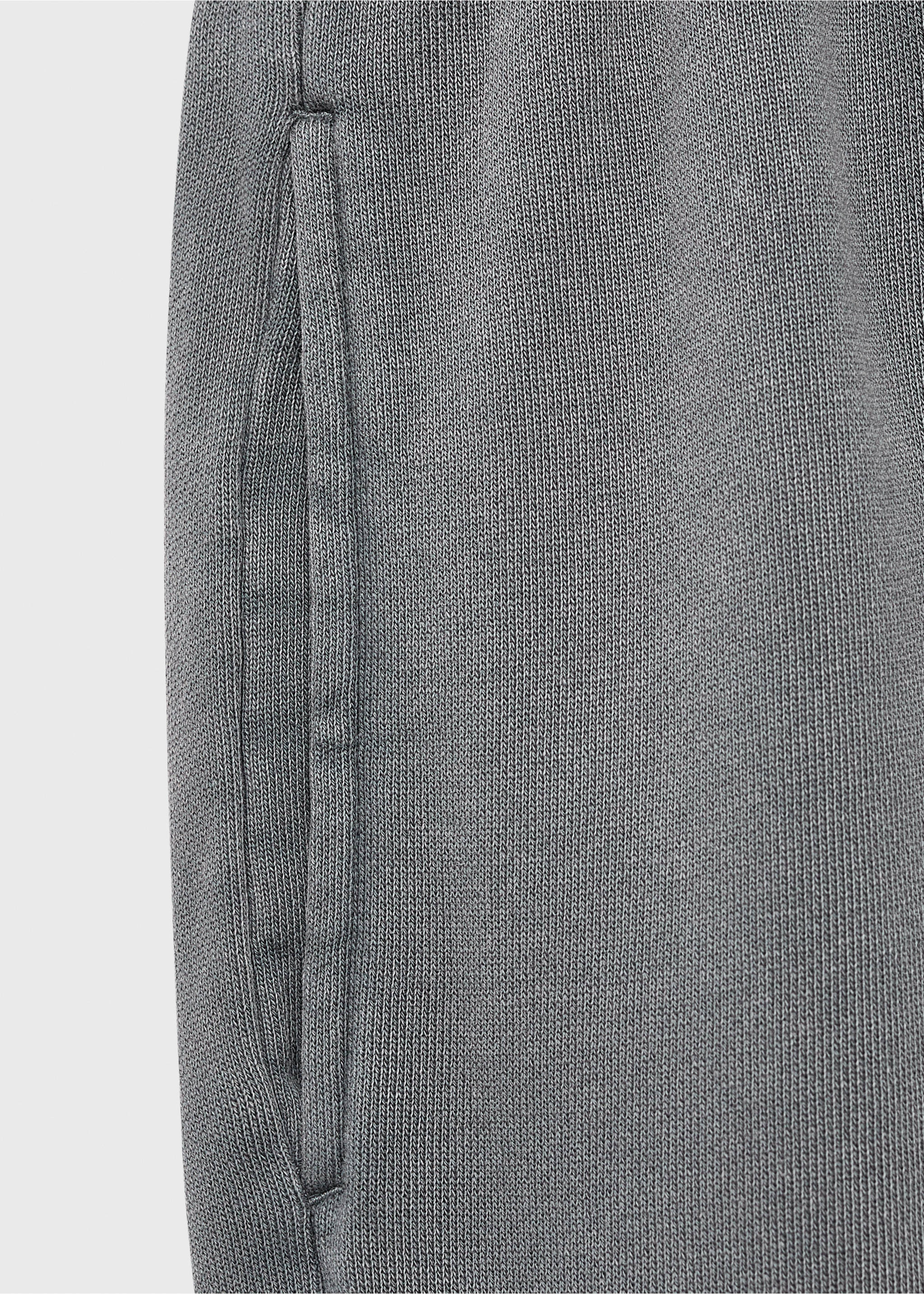 Cotton joggers with elastic waist - Details of the article 8, Charcoal. Ref: 17072910-00.