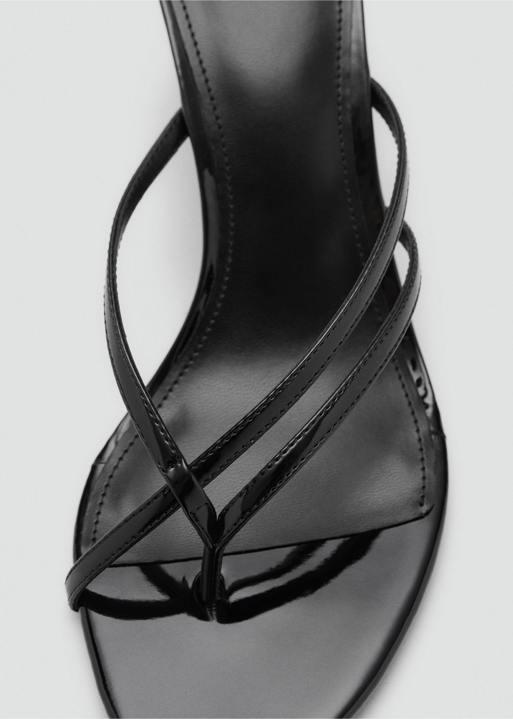 Wedge sandals with crisscross straps - Details of the article 4, Black. Ref: 17072916-00.