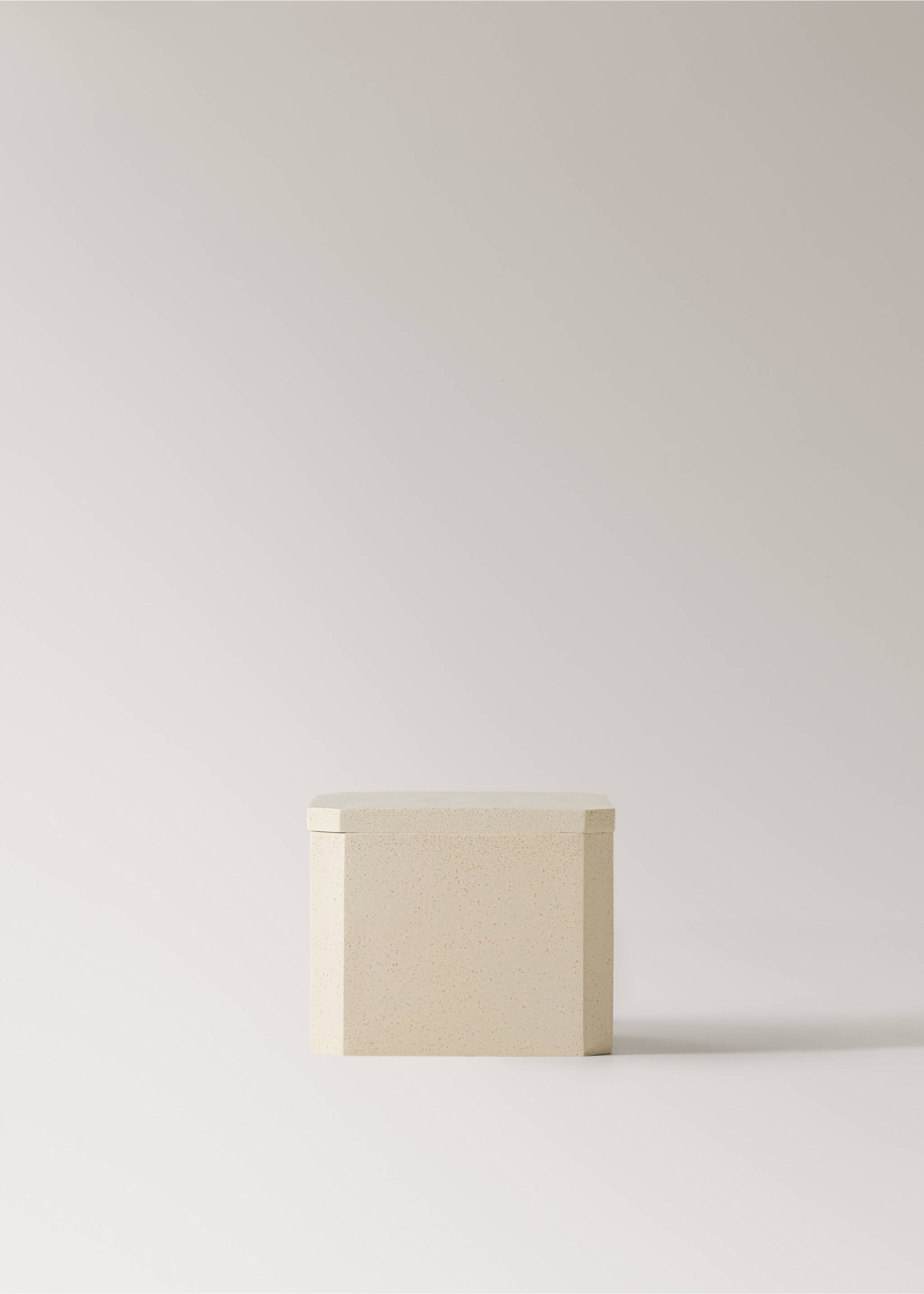 Pale cream speckled hexagonal box with a matching lid., Sand. Ref: 17072919-00.