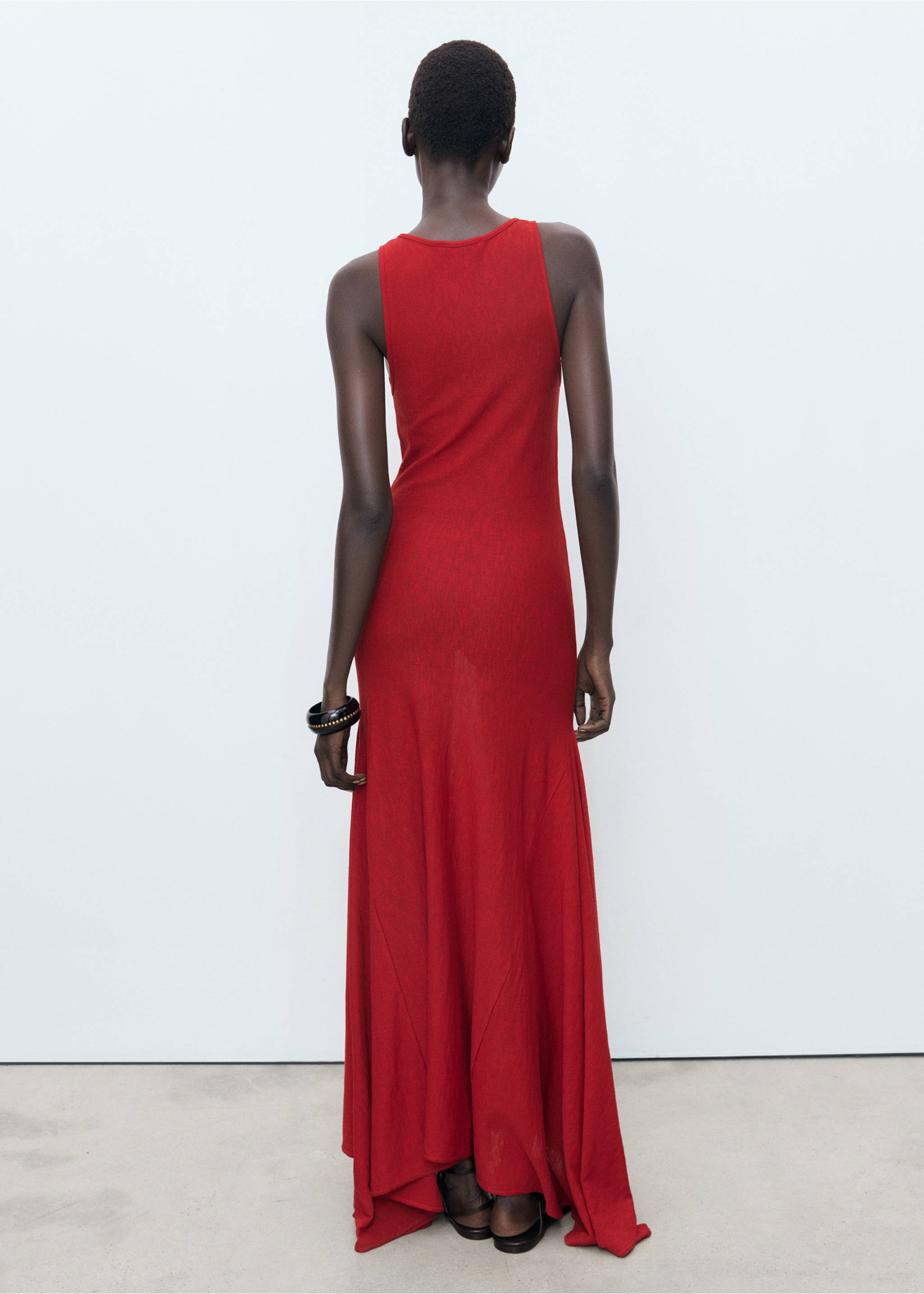 Asymmetrical low-knit dress - Reverse of the article, Red. Ref: 17072926-00.