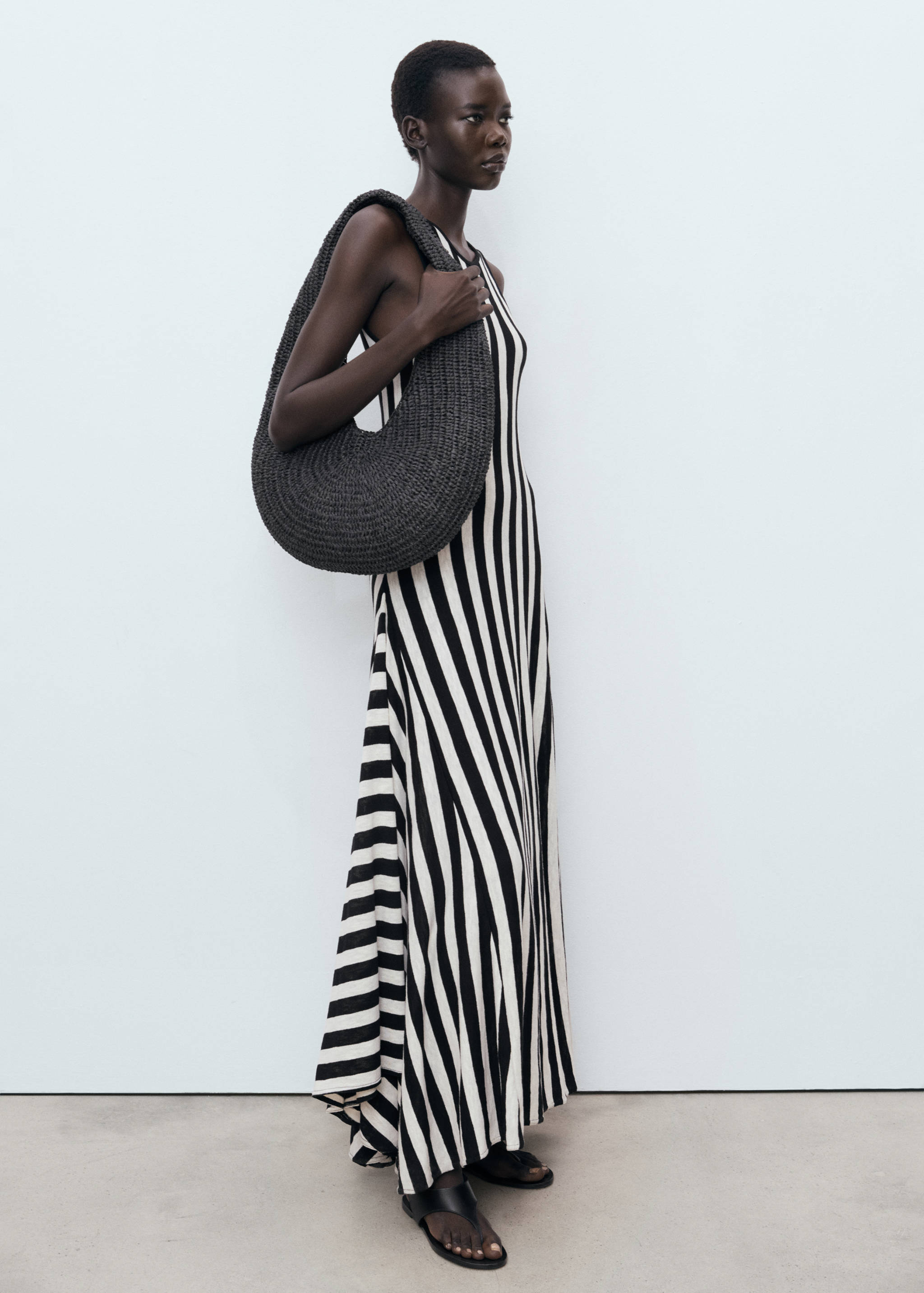 Asymmetrical low-knit dress - General plane