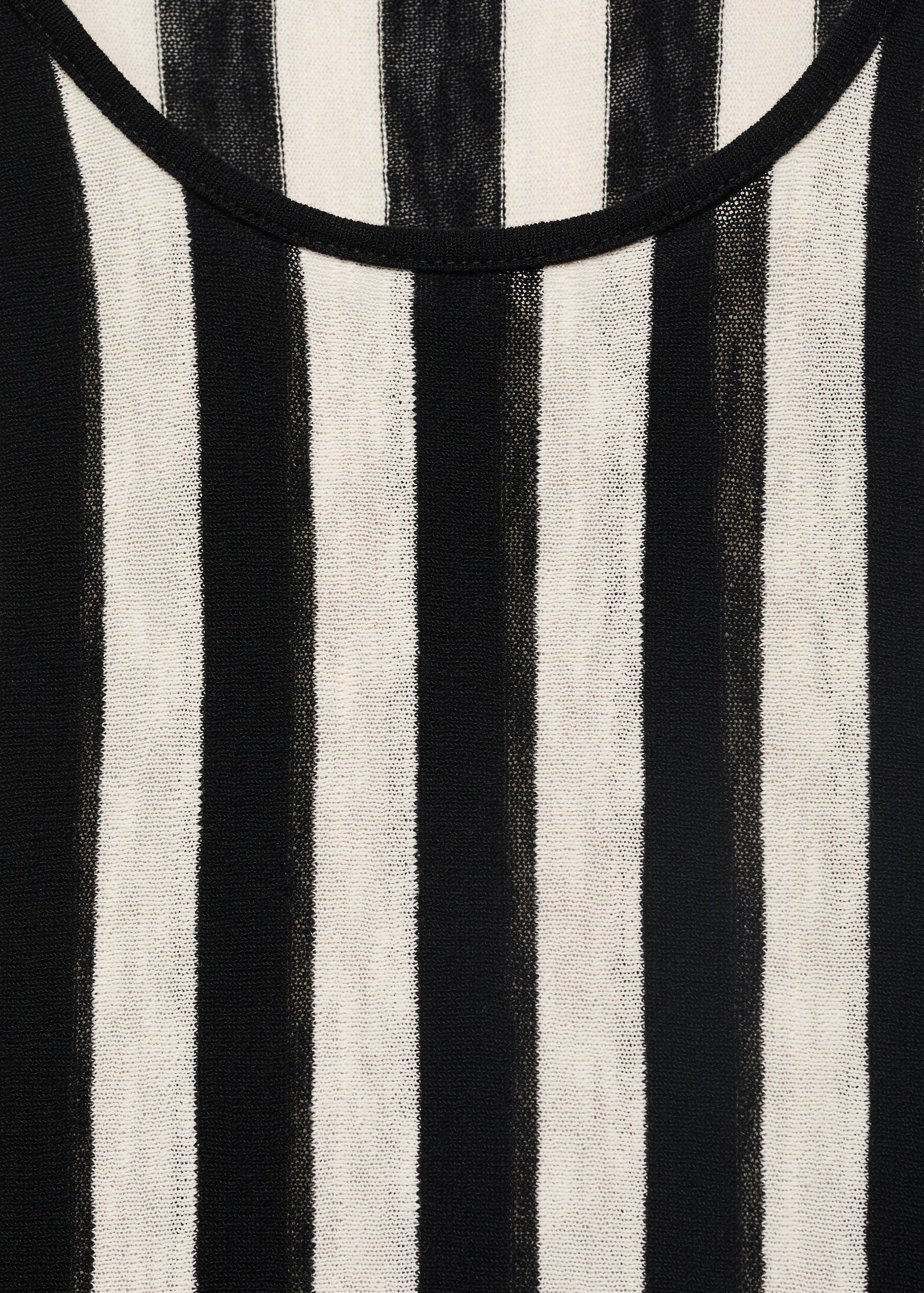 Asymmetrical low-knit dress - Details of the article 8