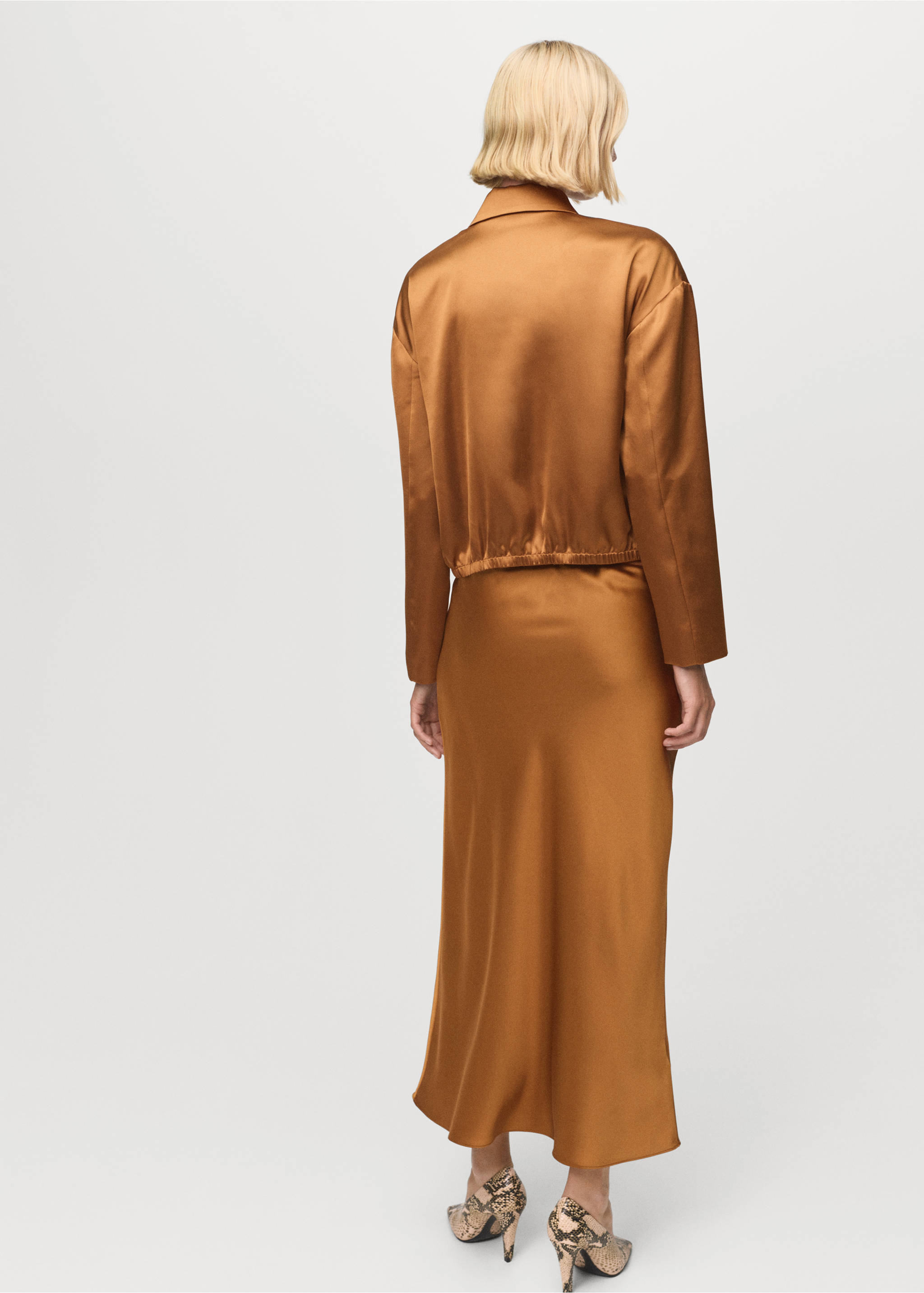 Midi satin skirt - Reverse of the article, Cognac. Ref: 17072928-00.