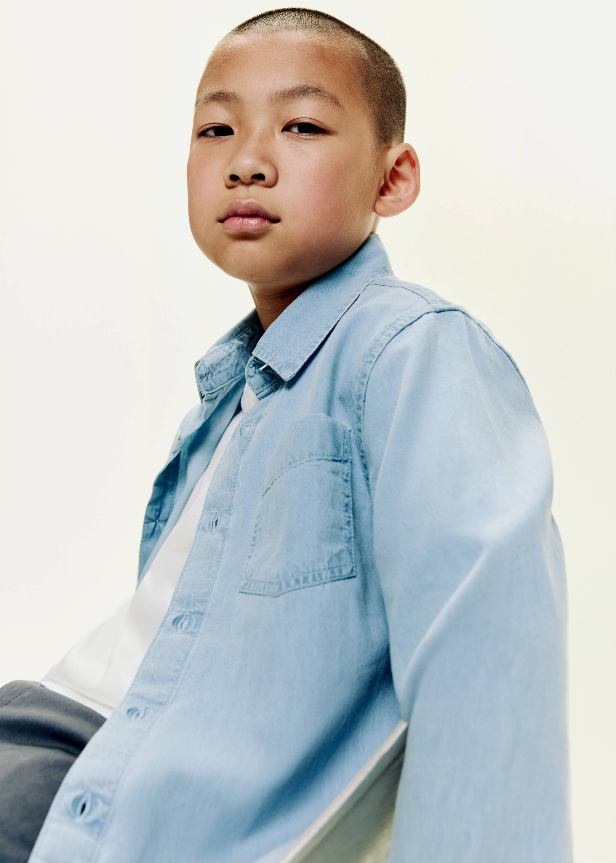 Jeanshemd aus Baumwolle - Detail des Artikels 1, Hellblau. Ref: 17073275-00.