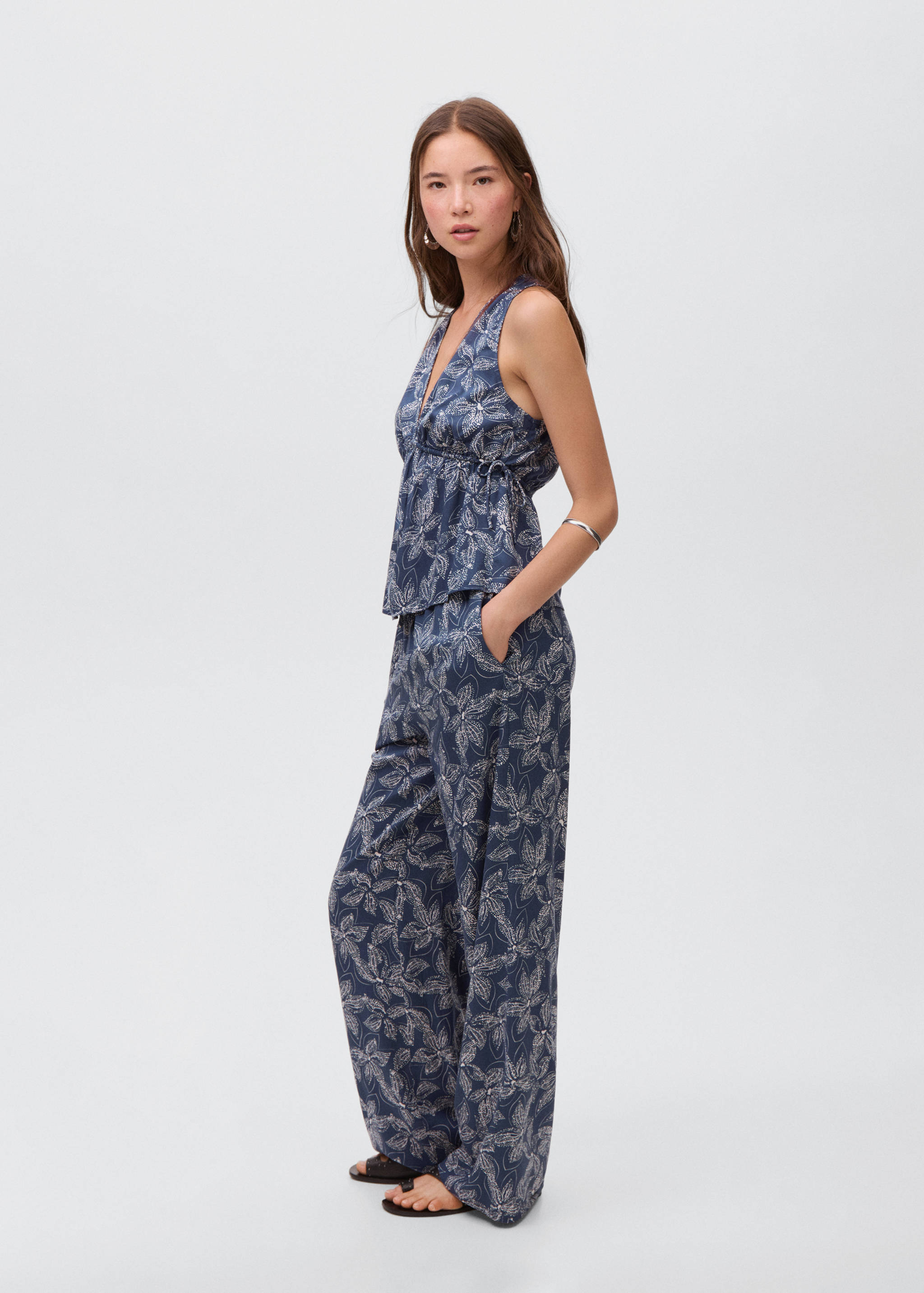 Chiffon-Top mit Blumen - Allgemeine Ansicht