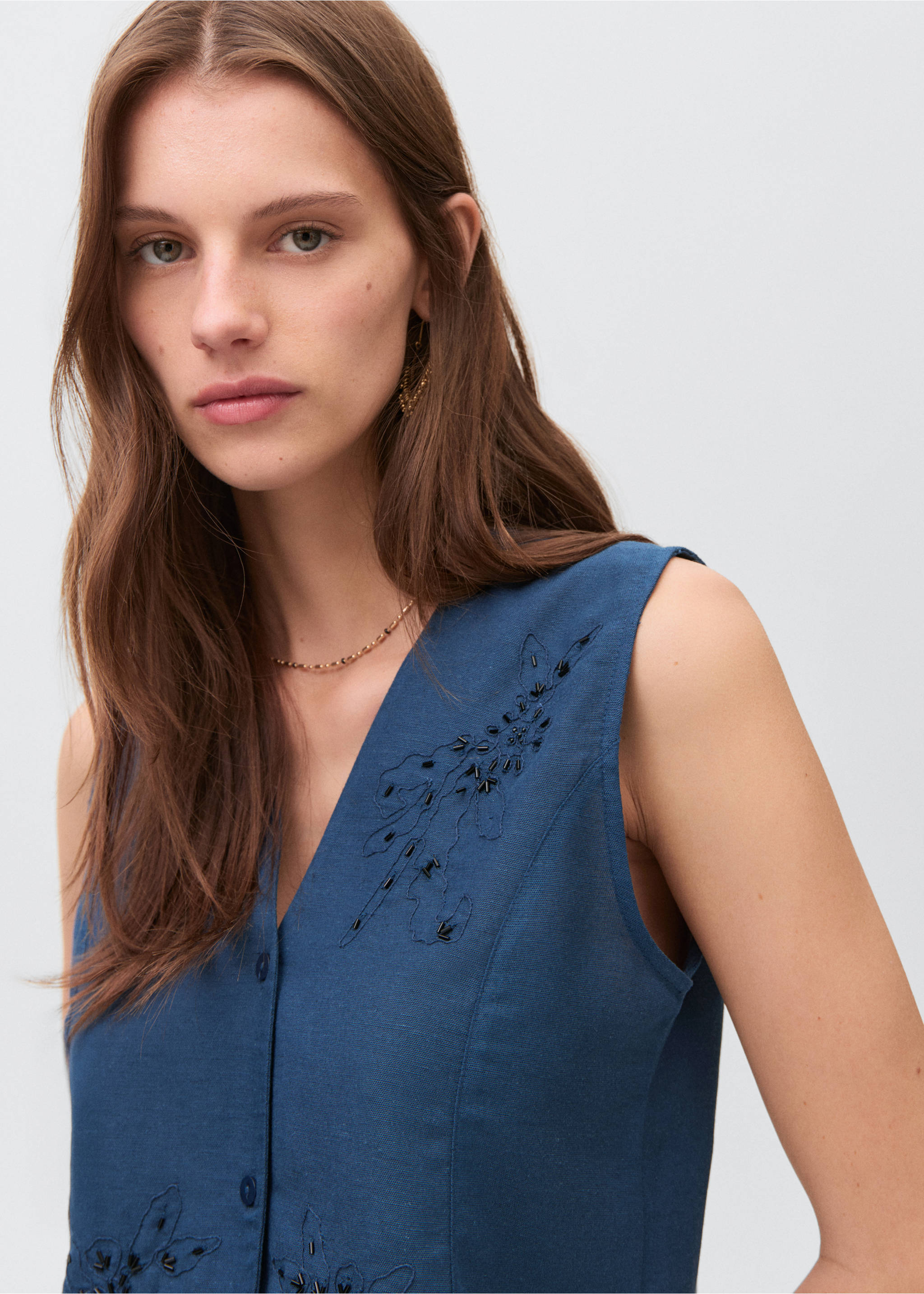 Gilet lin brodé - Détail de l'article 1, Bleu marine. Ref: 17073301-00.
