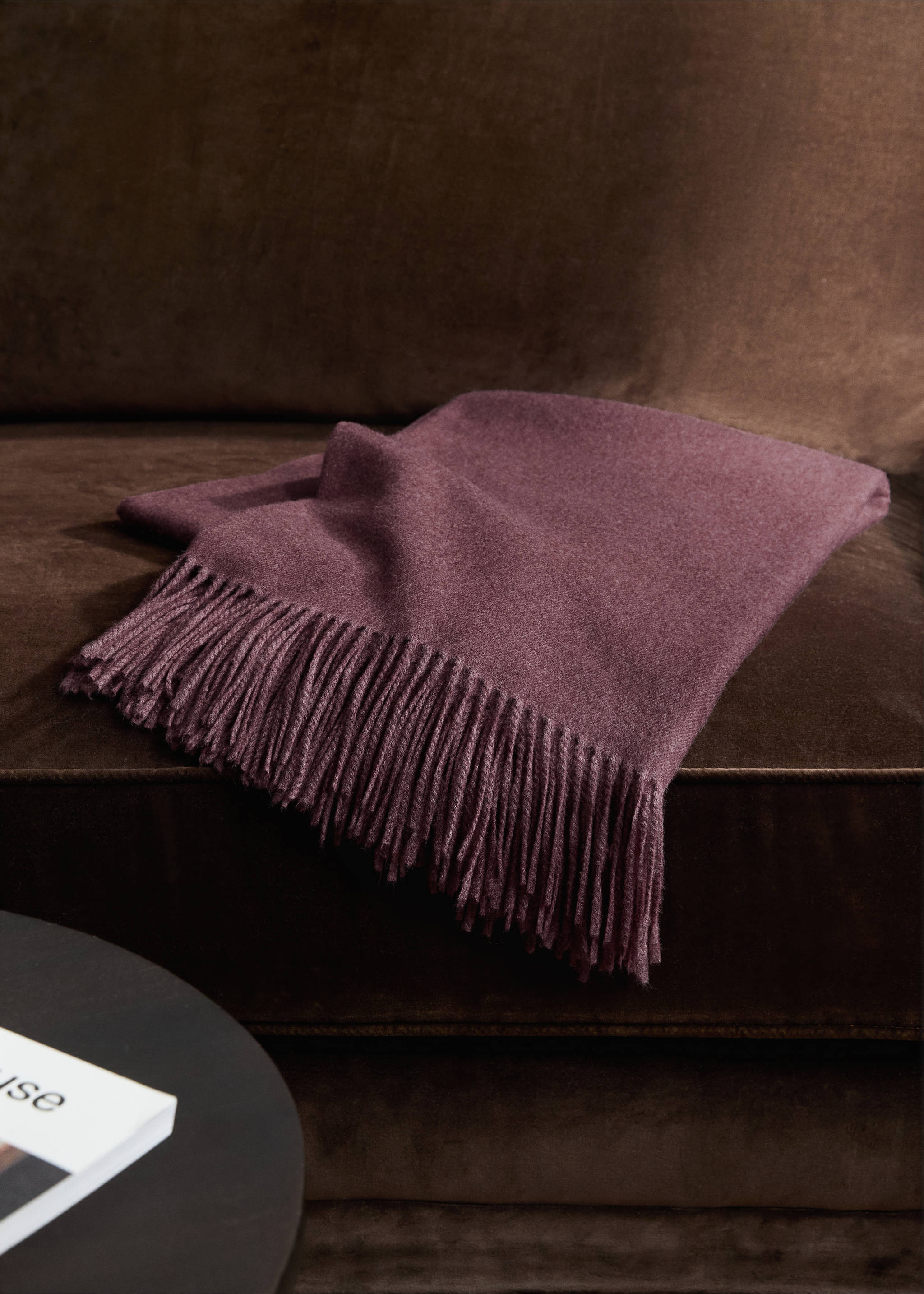 Weiche Melange-Decke mit Fransen - Allgemeine Ansicht, Brombeere. Ref: 17073305-00.
