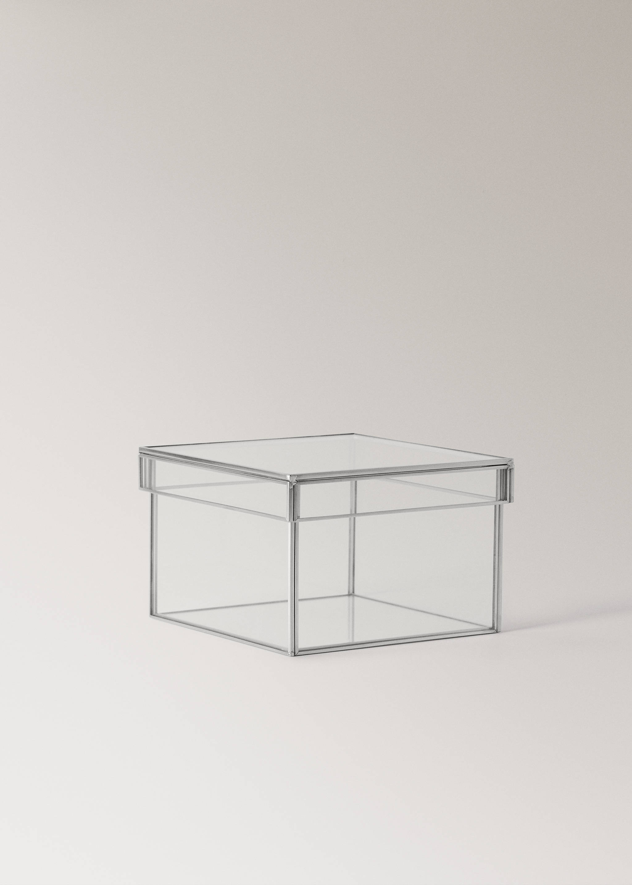 Small square metal box - Details of the article 1