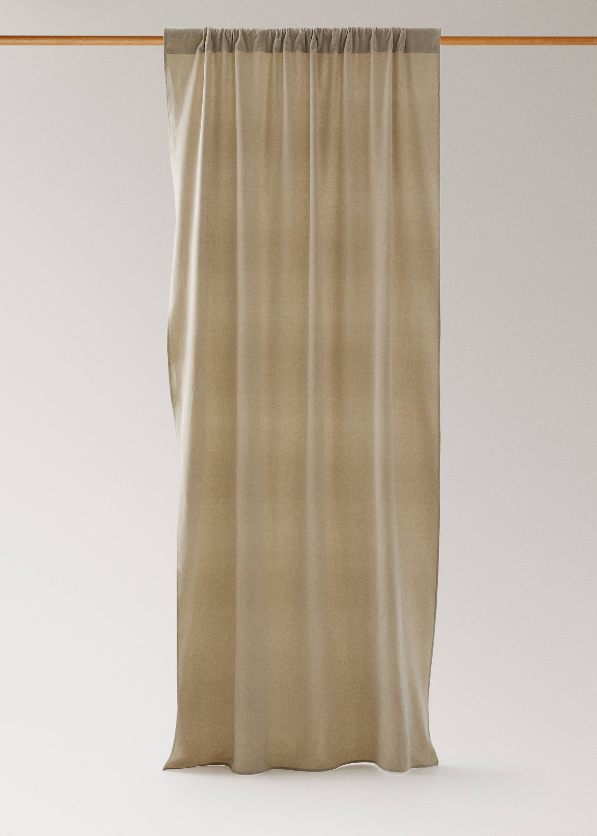 Lichtdichter Samtvorhang - Artikel ohne Model