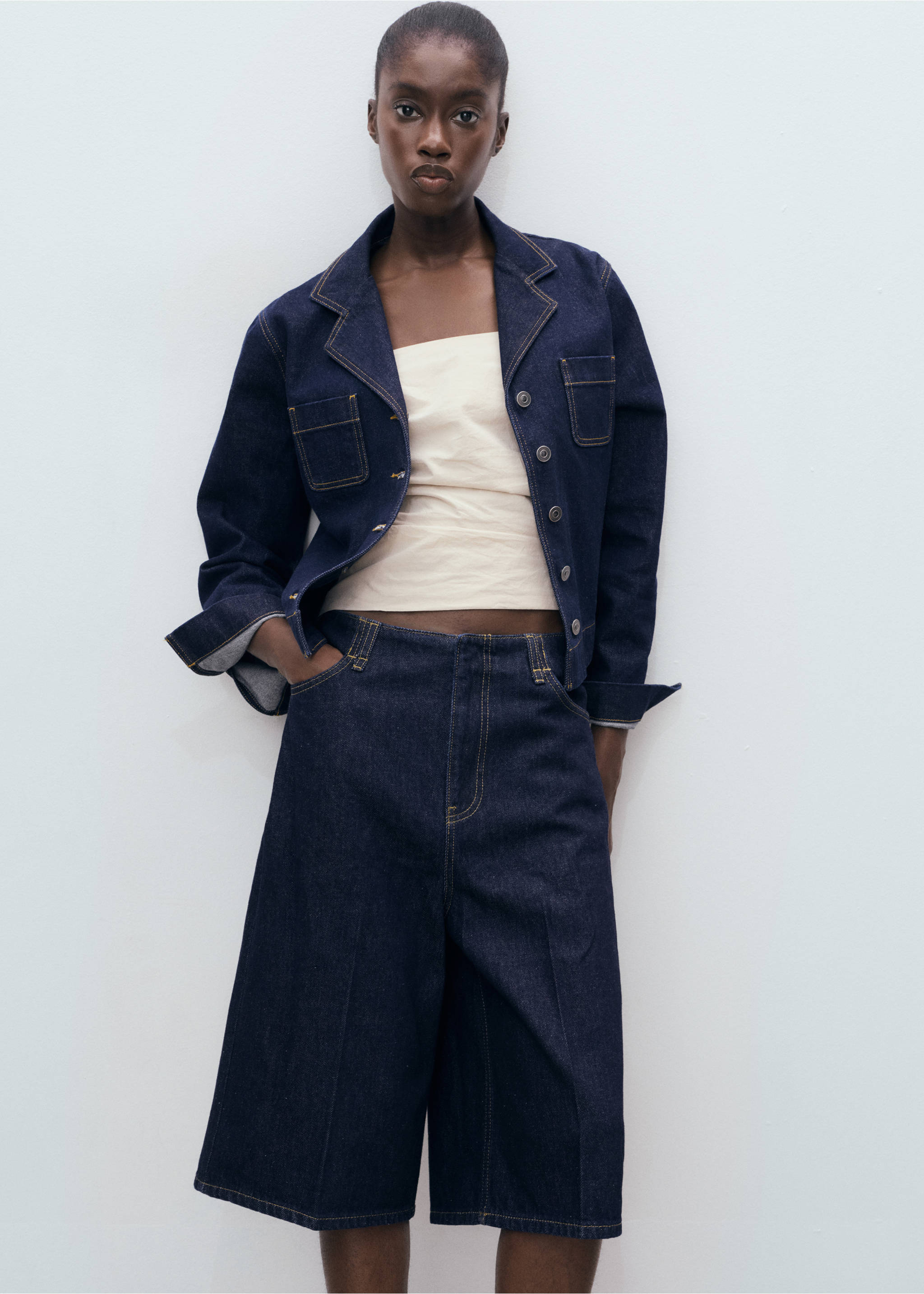 Mid-rise denim bermuda jorts - Details of the article 2, Open Blue. Ref: 17073324-00.