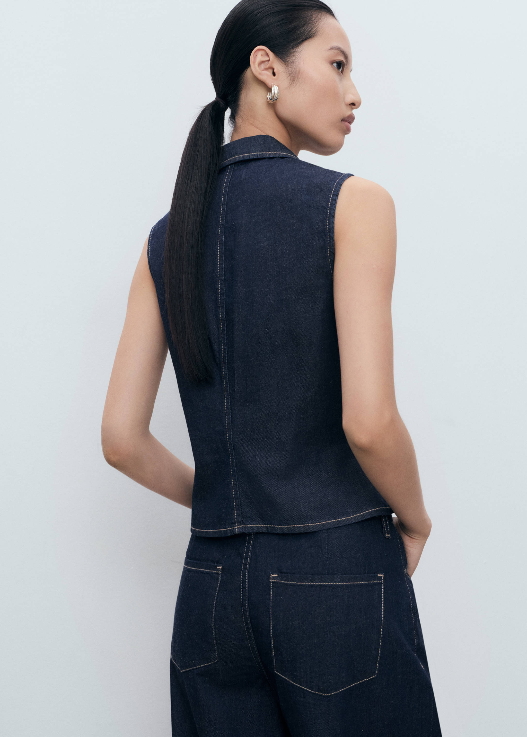 Denim top with contrast stitching - Reverse of the article