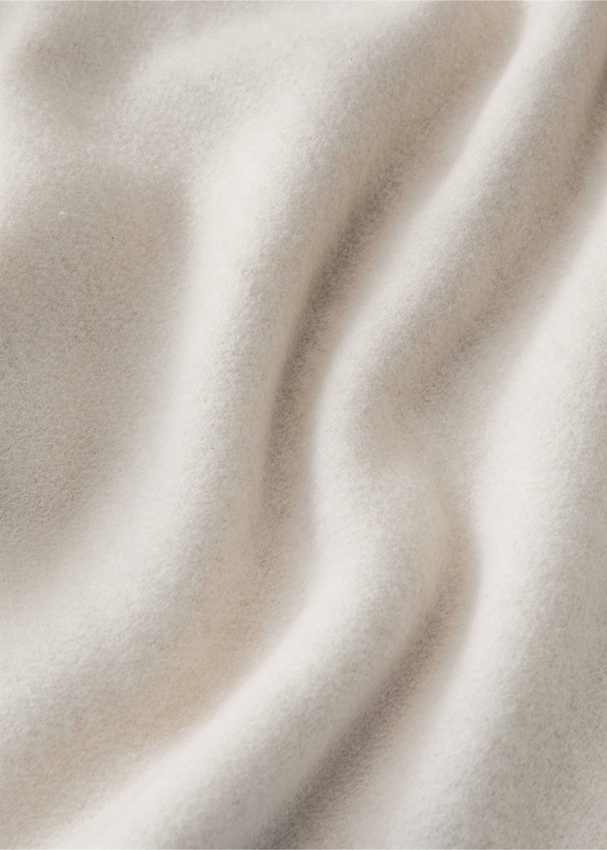 Double-sided cotton blanket with fringes - Details of the article 1, Sand. Ref: 17073335-00.