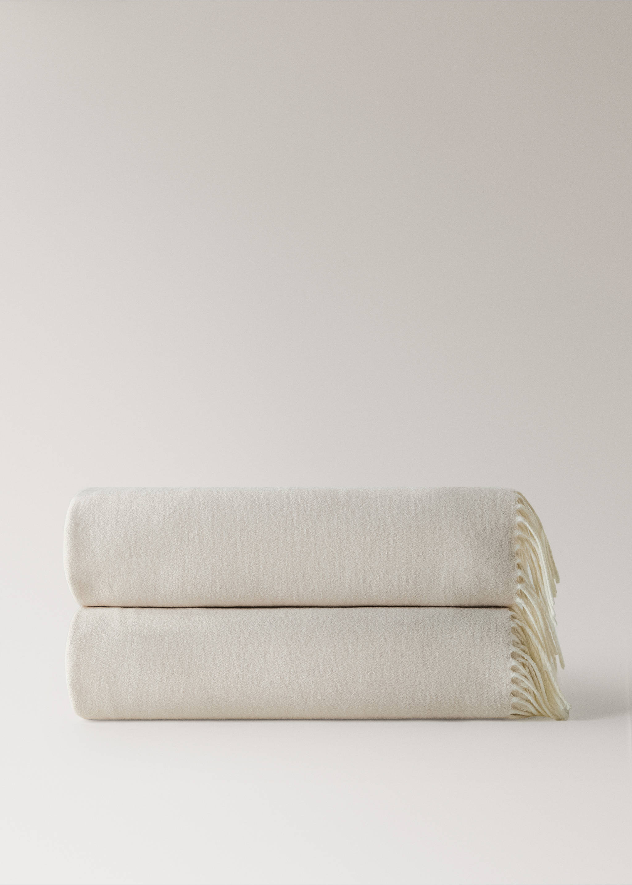 Double-sided cotton blanket with fringes - Article without model, Sand. Ref: 17073335-00.