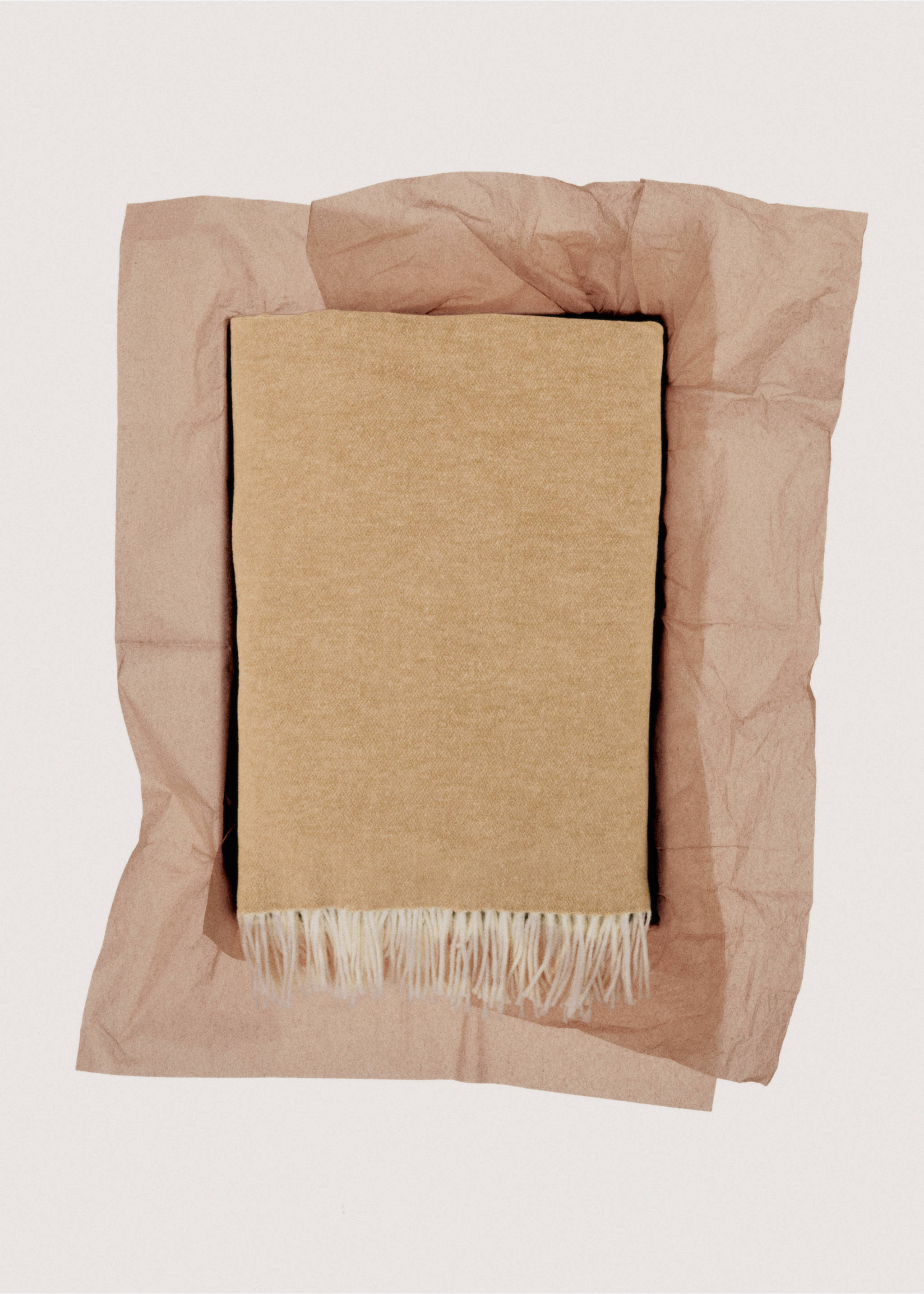 Double-sided cotton blanket with fringes - Details of the article 7, Yellow. Ref: 17073335-00.