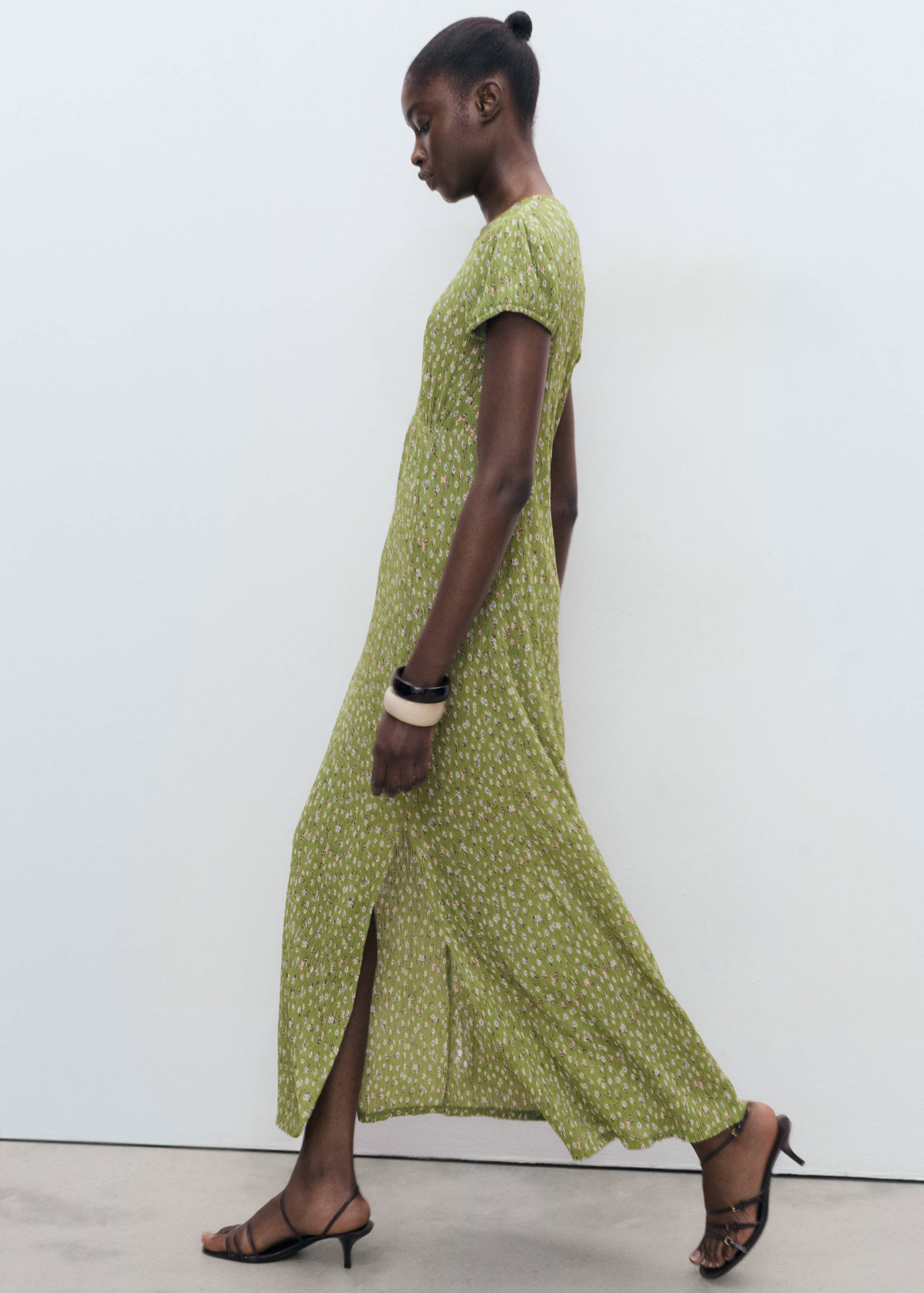 Printed dress with side opening - Details of the article 3