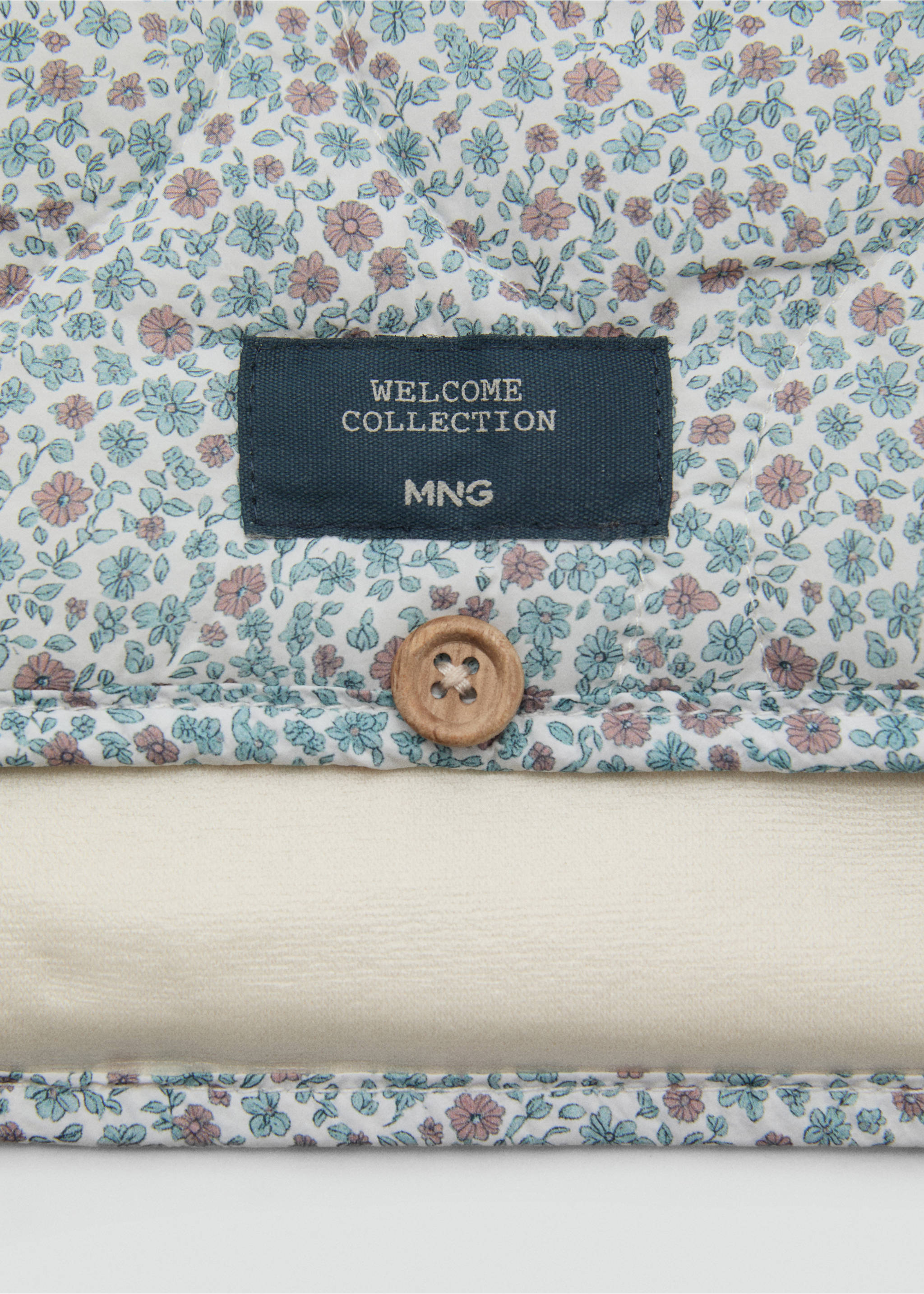 Floral travel changing mat - Details of the article 1, Green. Ref: 17073817-00.