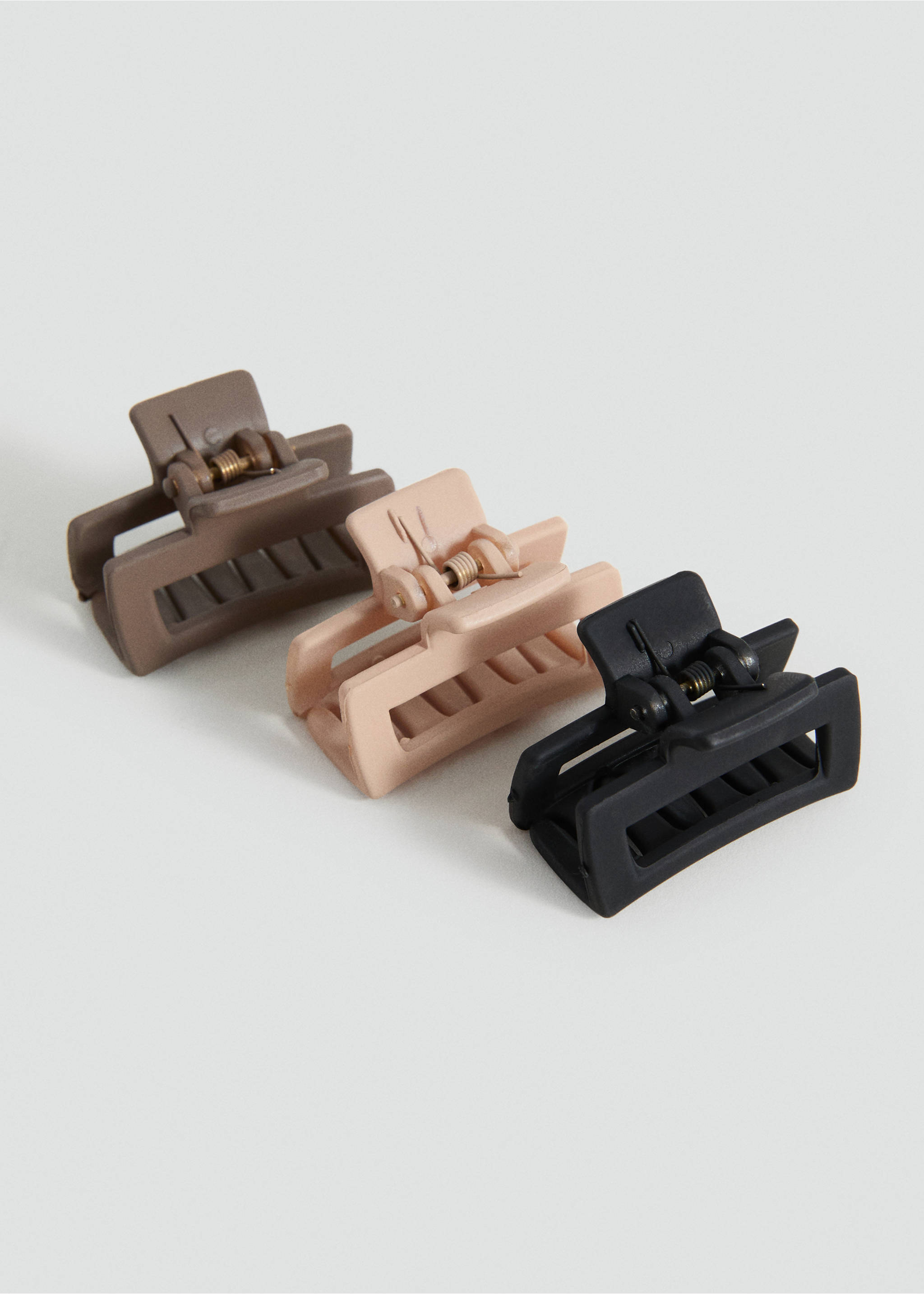 3-pack of hair clips - Details of the article 1, Sand. Ref: 17073821-00.