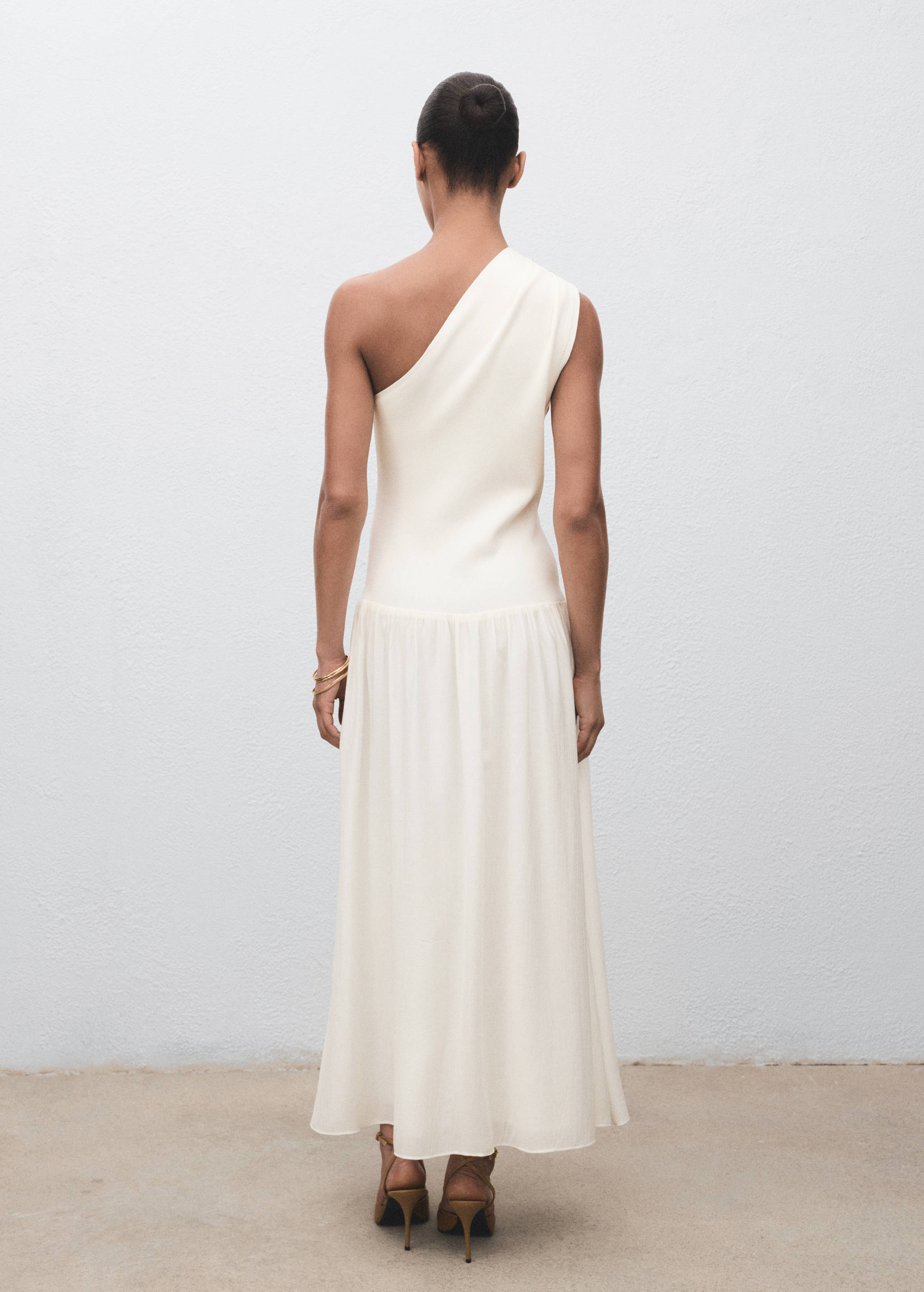 Asymmetrisches Strickkleid mit kombiniertem Design - Rückseite des Artikels