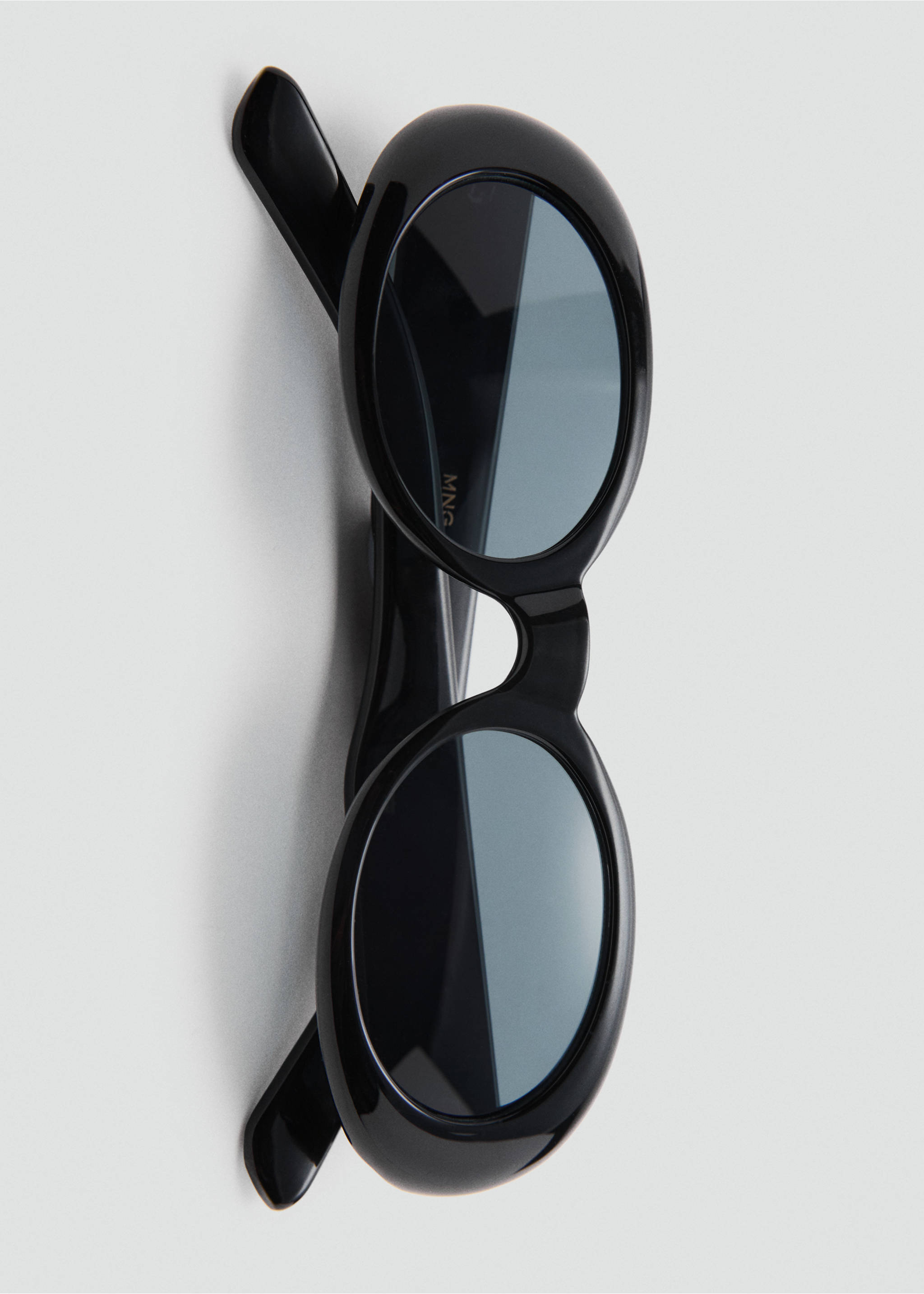 Oval-frame sunglasses - Details of the article 2, Black. Ref: 17074086-00.