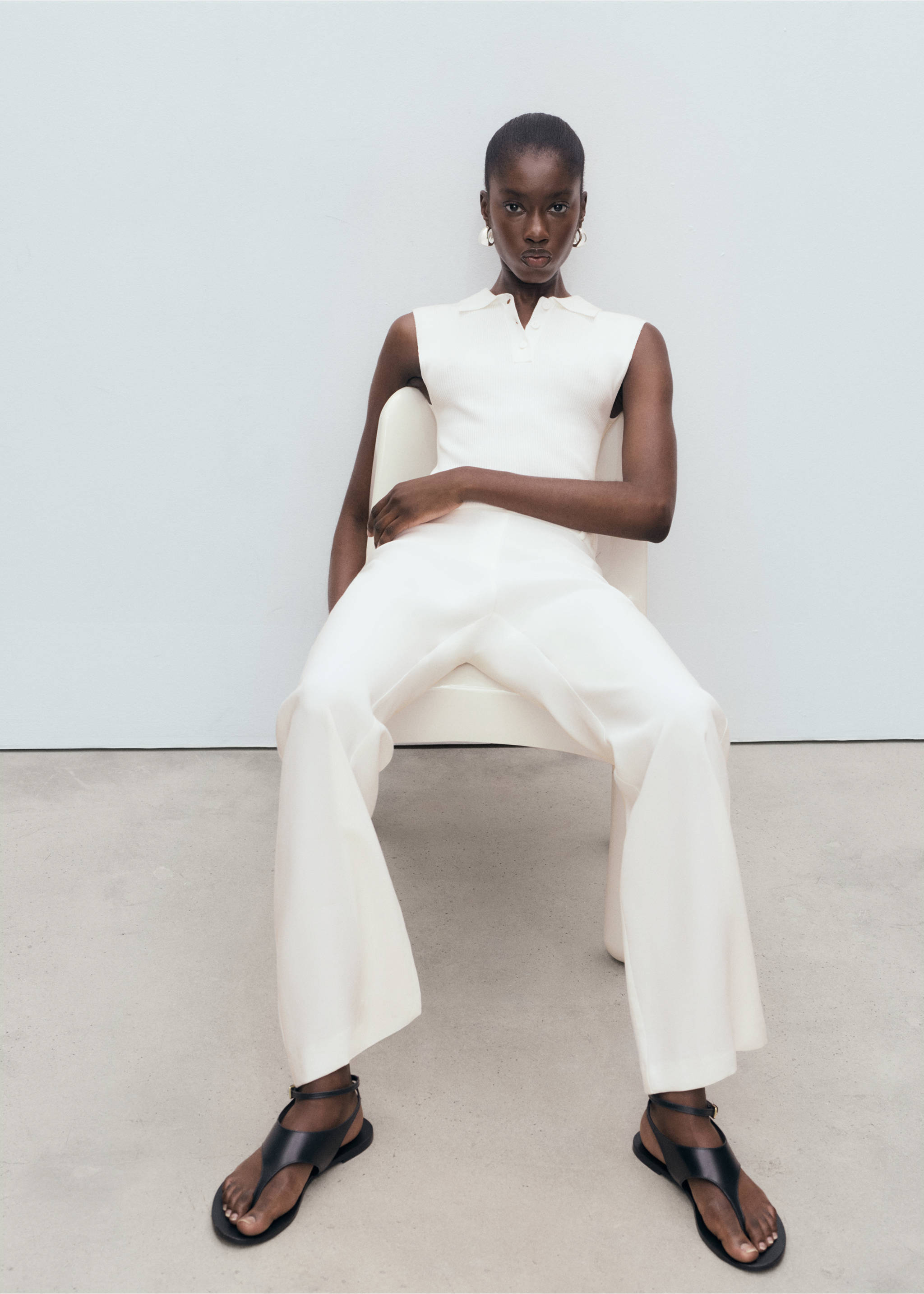 Straight-leg trousers with belt loops - Details of the article 6, White. Ref: 17074090-00.