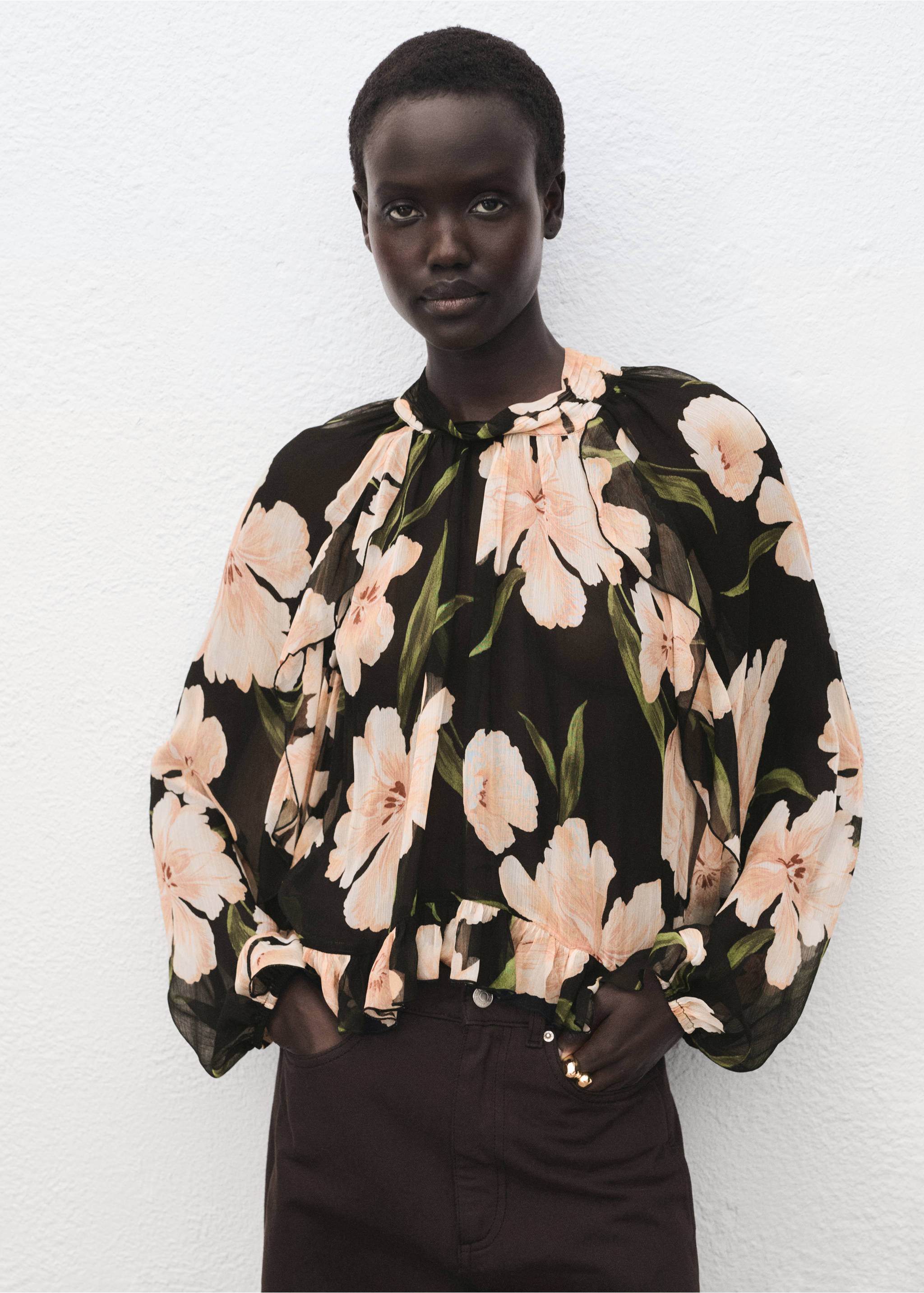 Semi-transparent floral blouse - Medium plane, Black. Ref: 17074099-00.