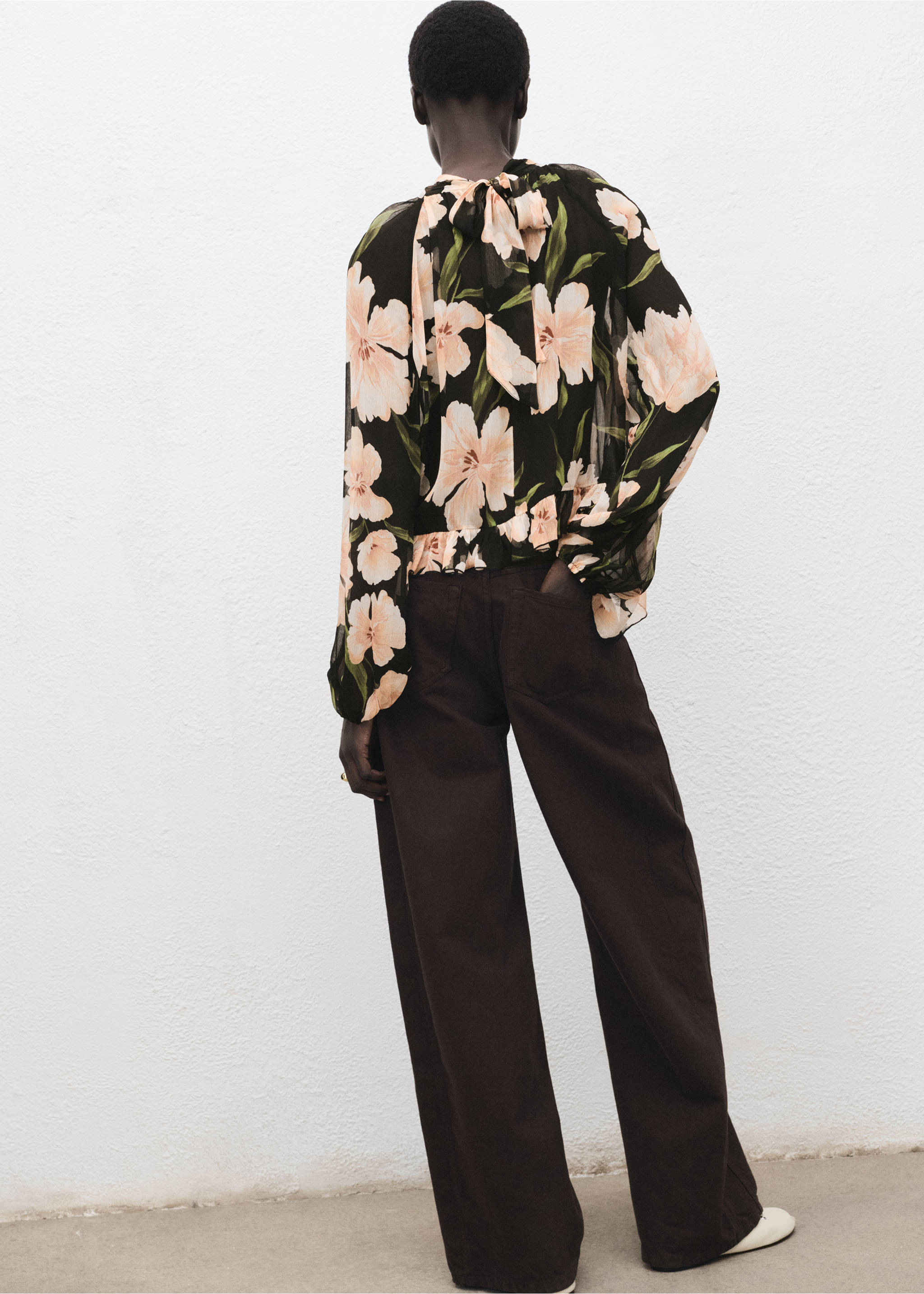 Semi-transparent floral blouse - Reverse of the article, Black. Ref: 17074099-00.