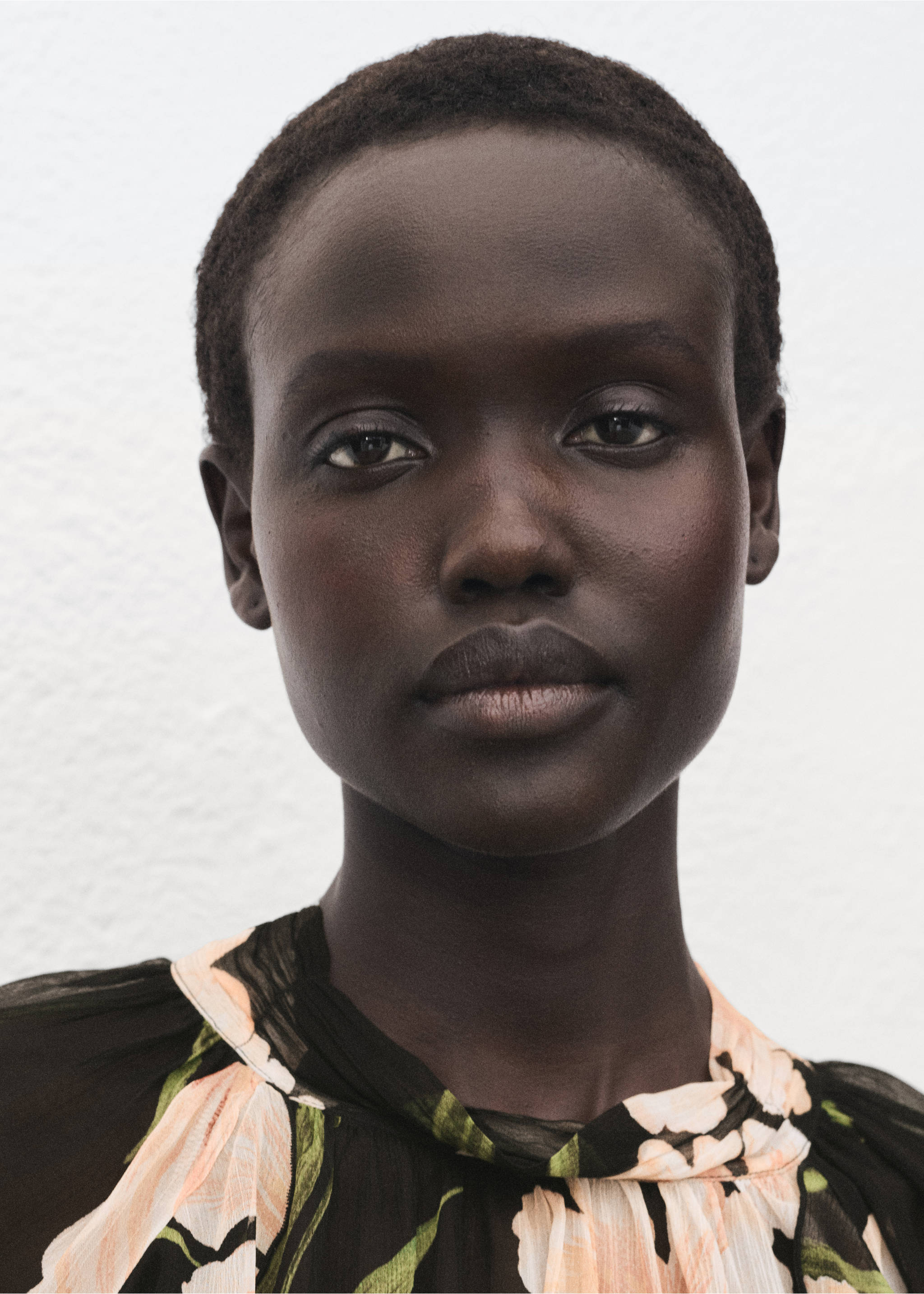 Semi-transparent floral blouse - Details of the article 1, Black. Ref: 17074099-00.