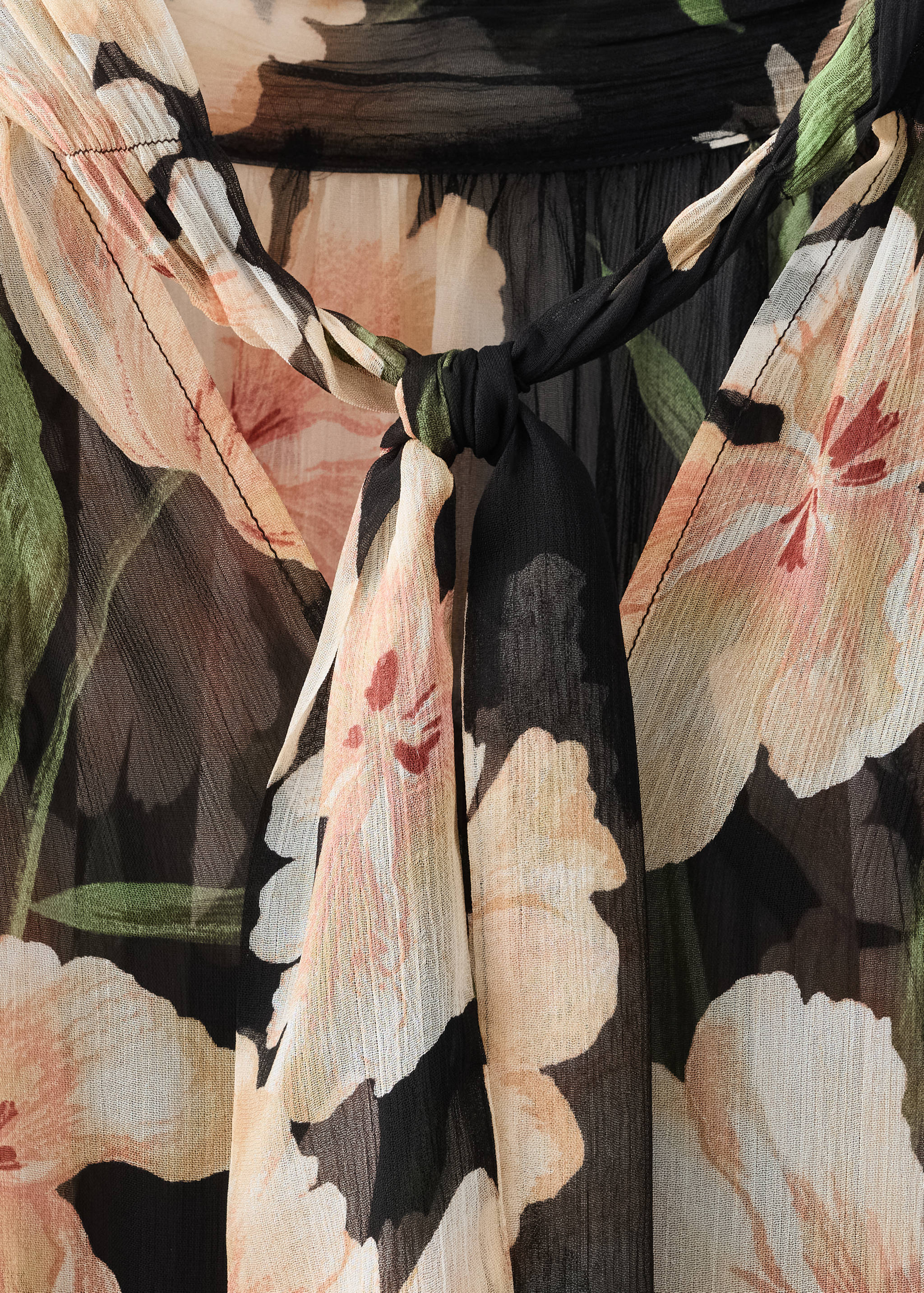 Semi-transparent floral blouse - Details of the article 0