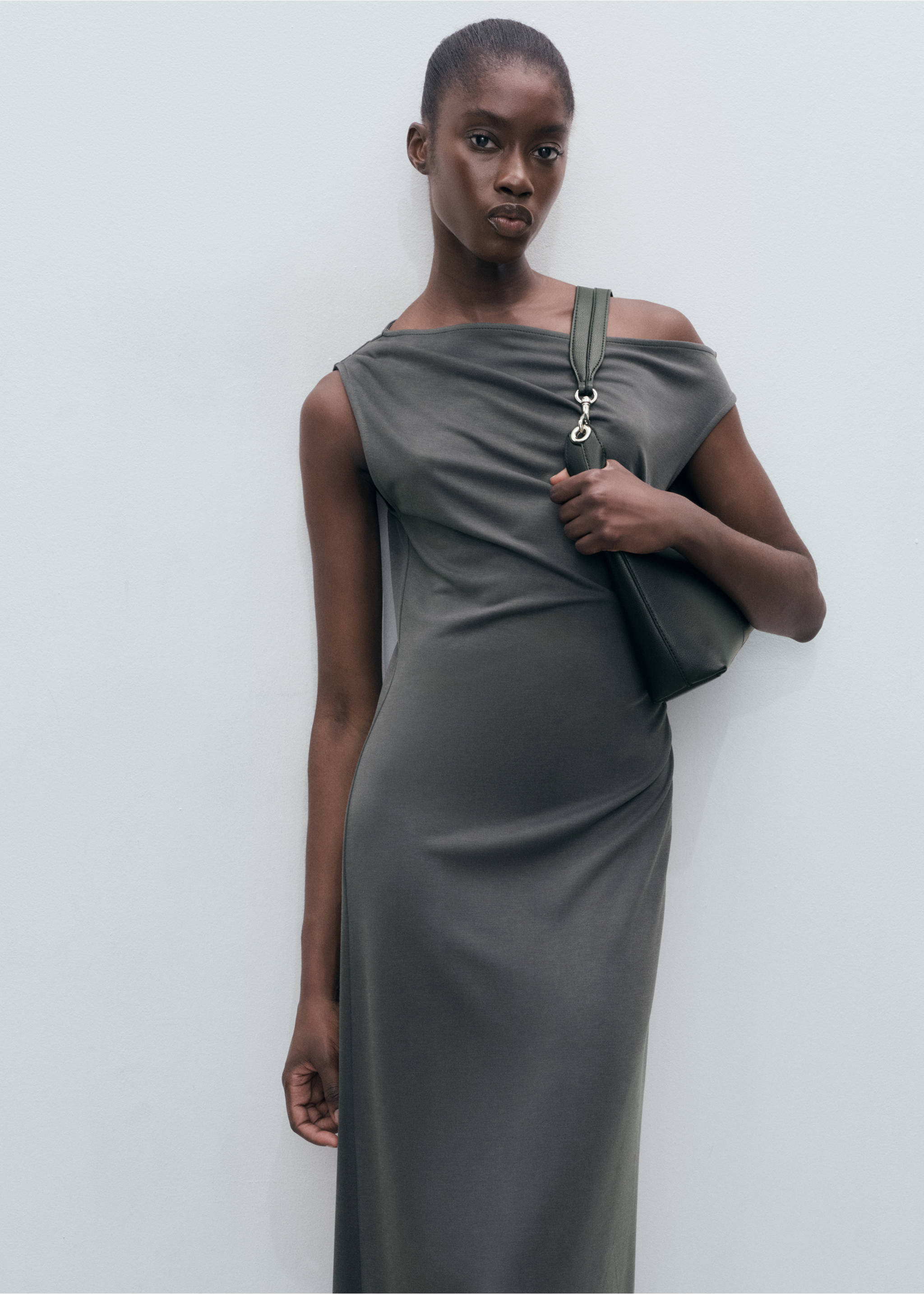 Asymmetrical pleated dress - Medium plane, Charcoal. Ref: 17074108-00.